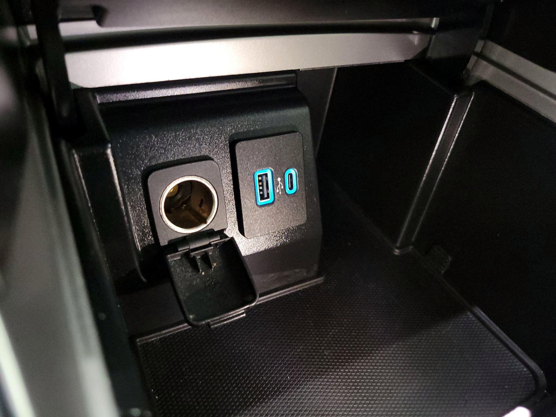 Thumbnail: 2020 Ford Explorer - 18