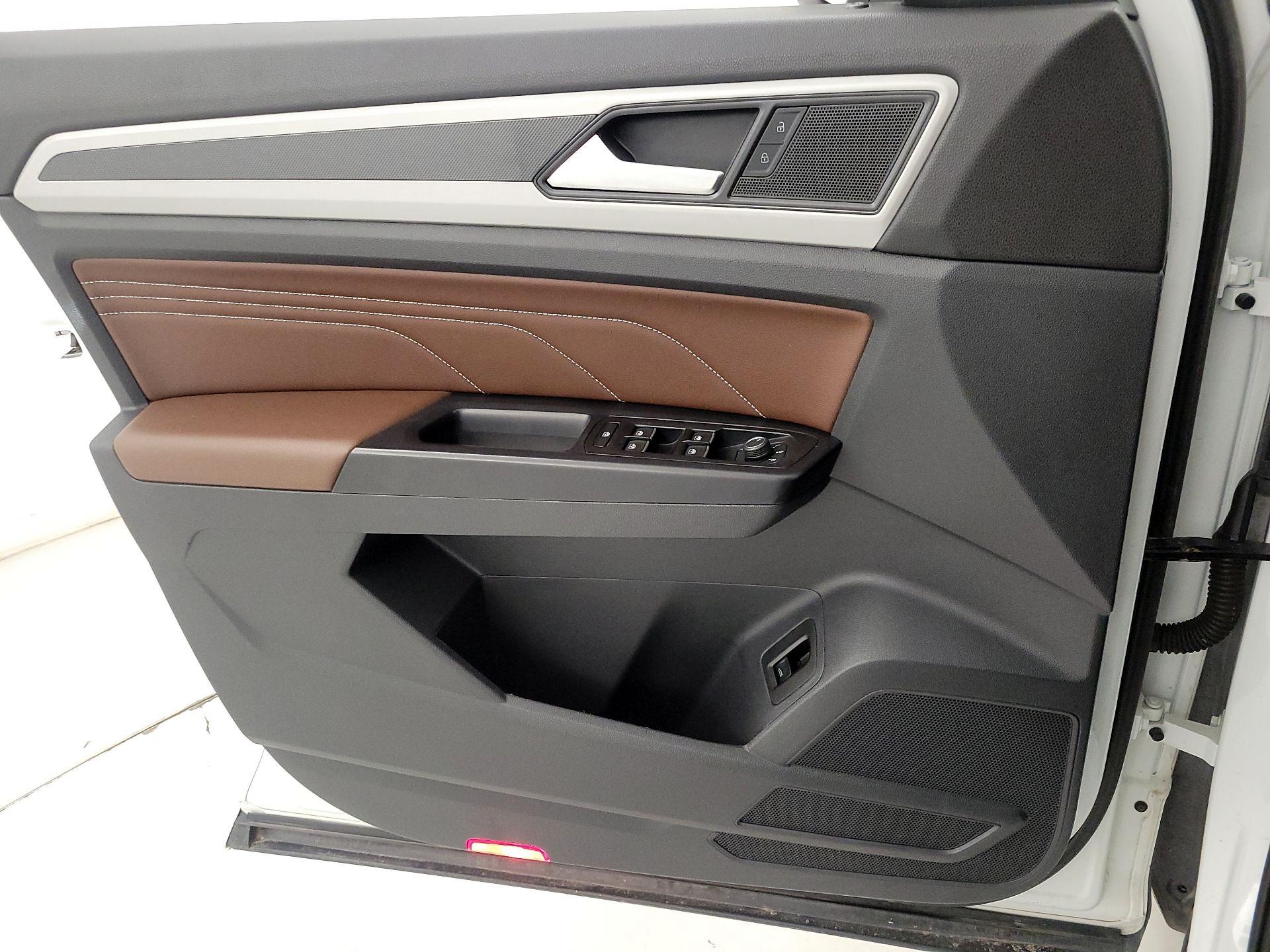 Thumbnail: 2021 Volkswagen Atlas - 12