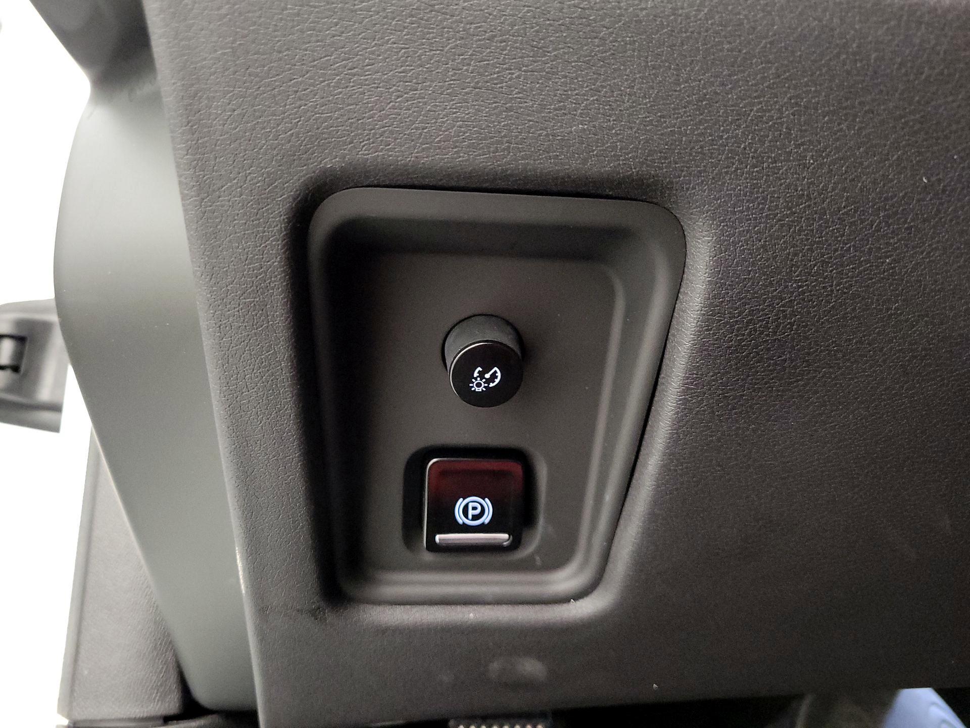 Thumbnail: 2021 Chevrolet Corvette - 13