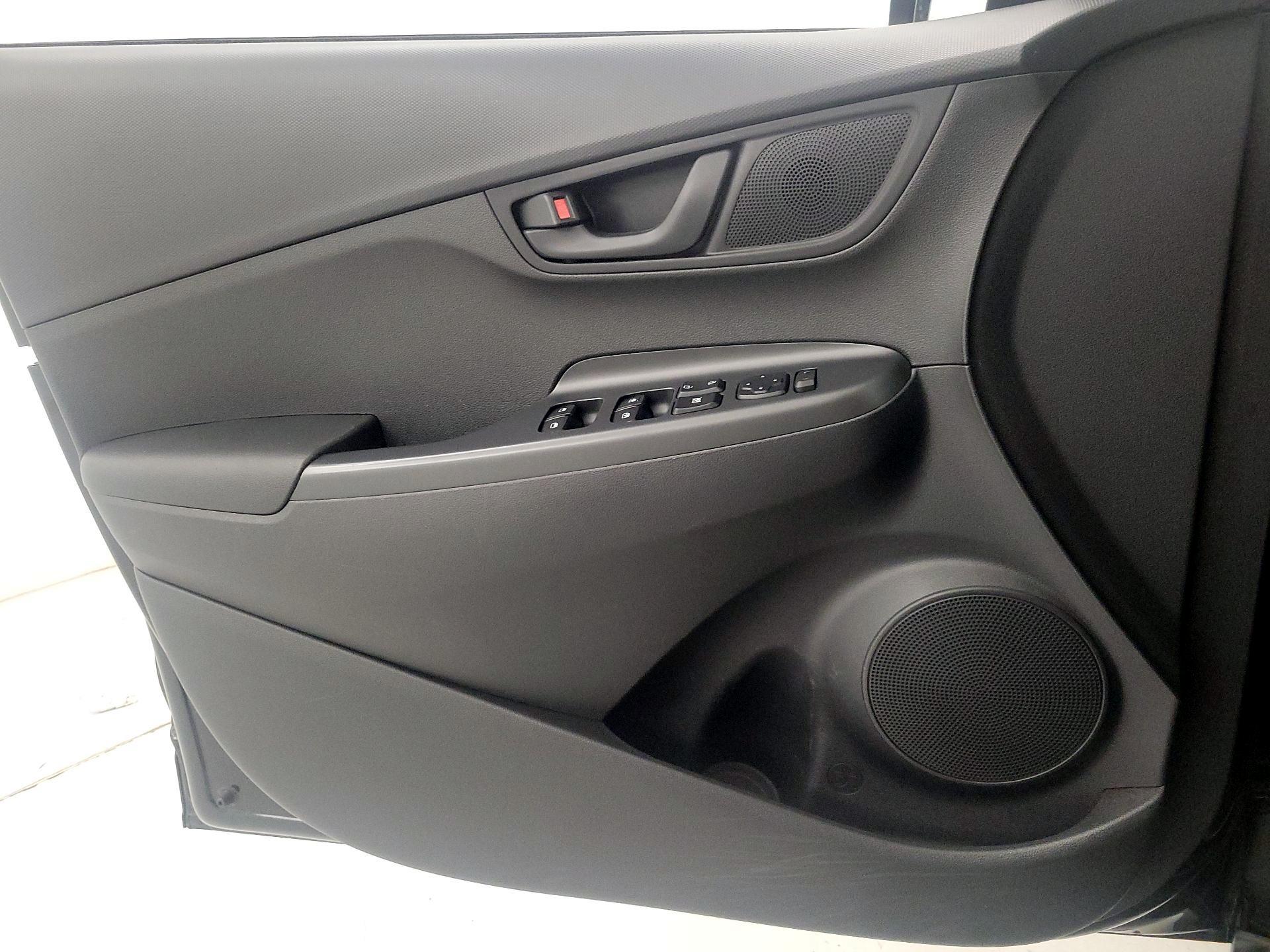 Thumbnail: 2018 Hyundai Kona - 12