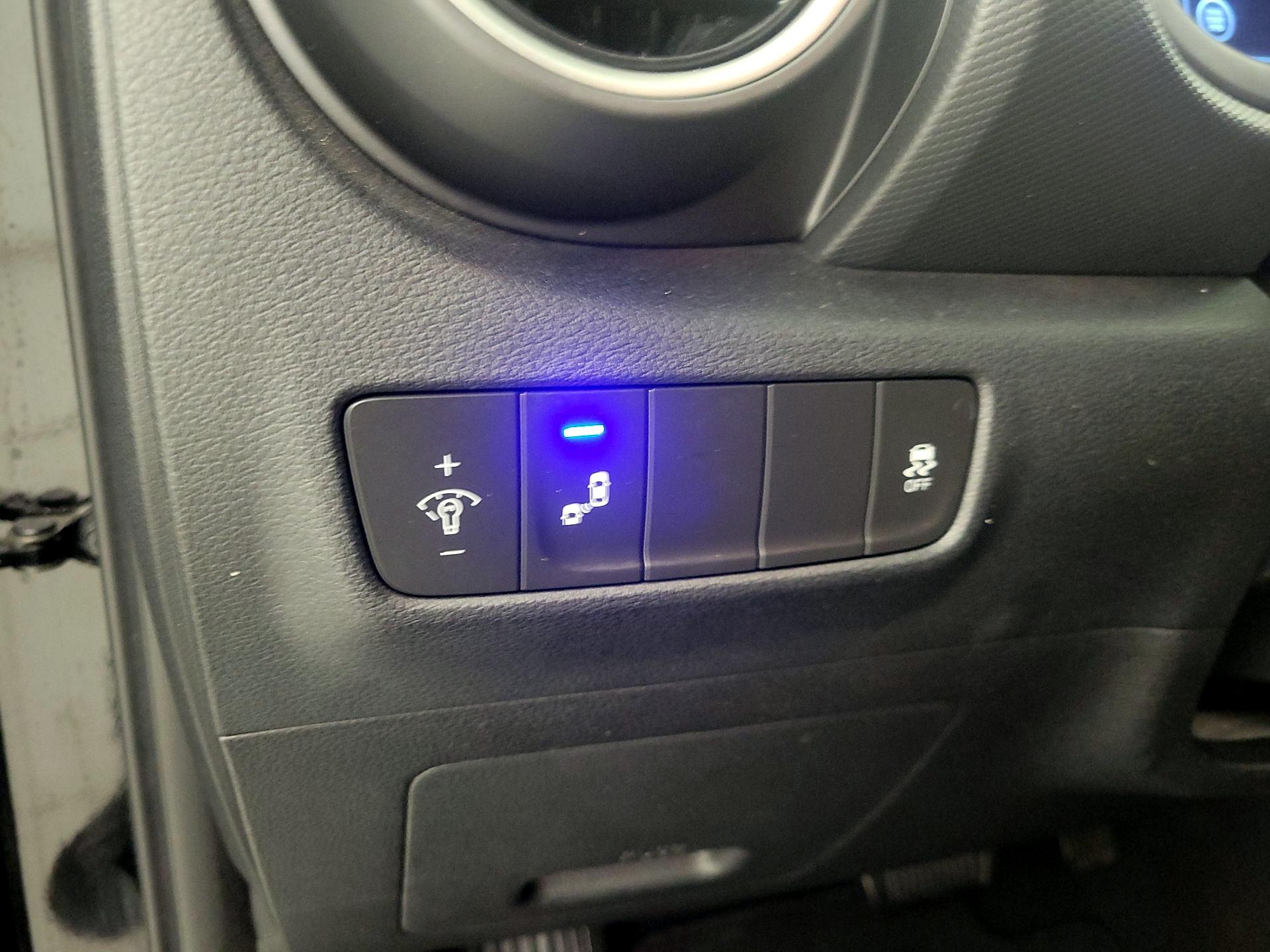 Thumbnail: 2018 Hyundai Kona - 13