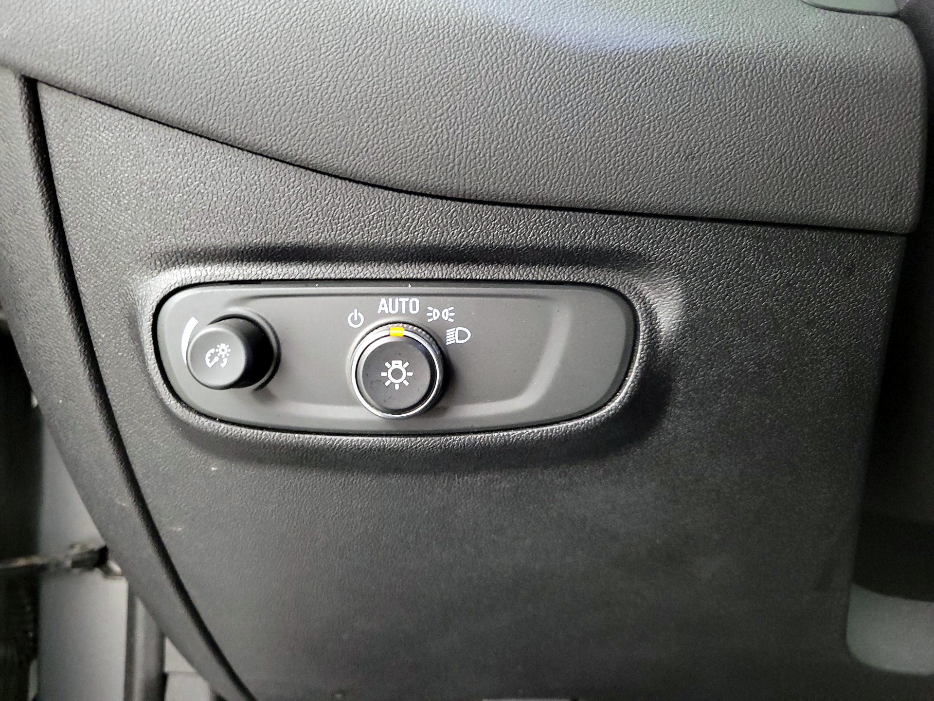 Thumbnail: 2018 Chevrolet Equinox - 13