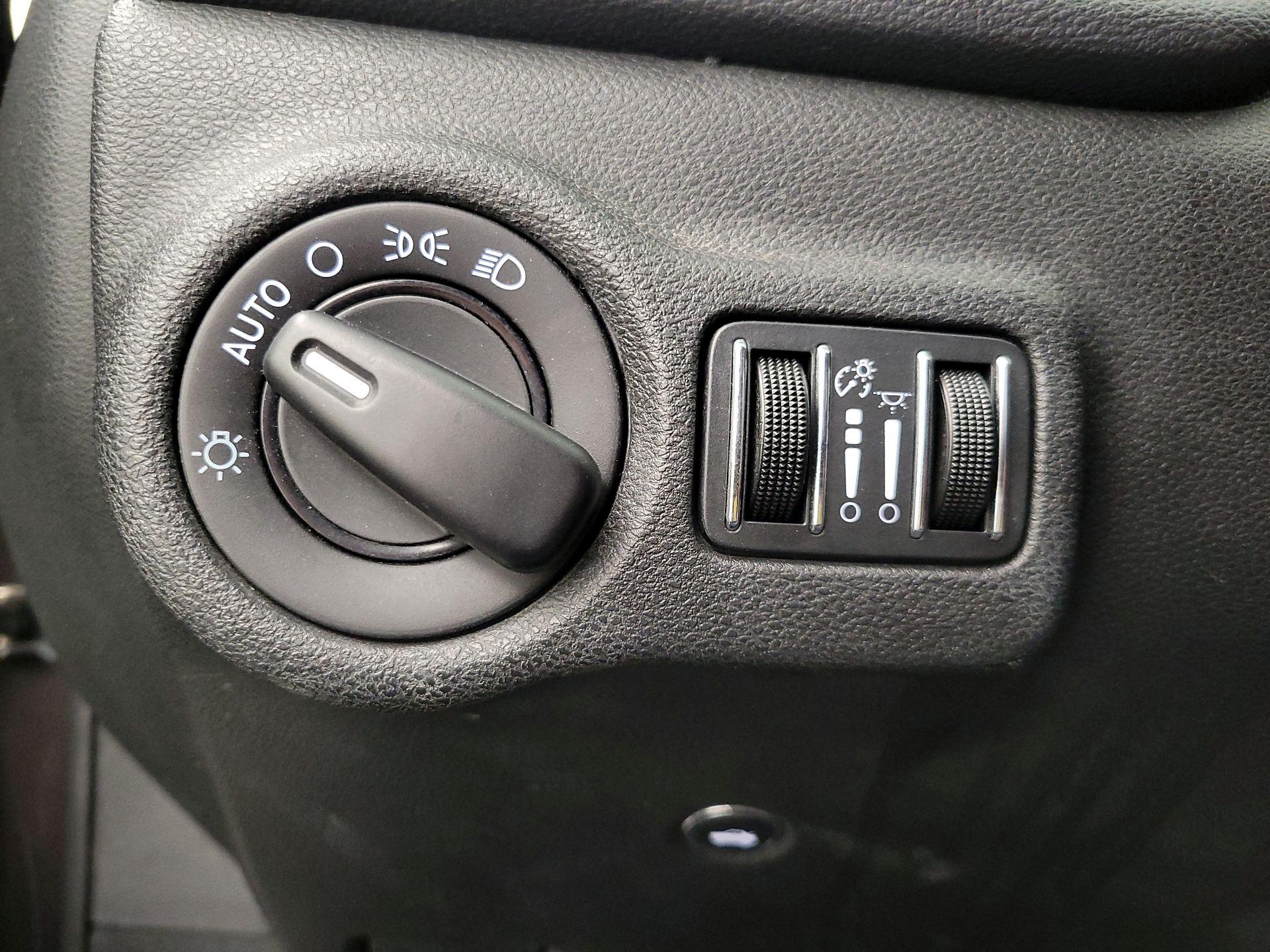 Thumbnail: 2015 Dodge Dart - 13