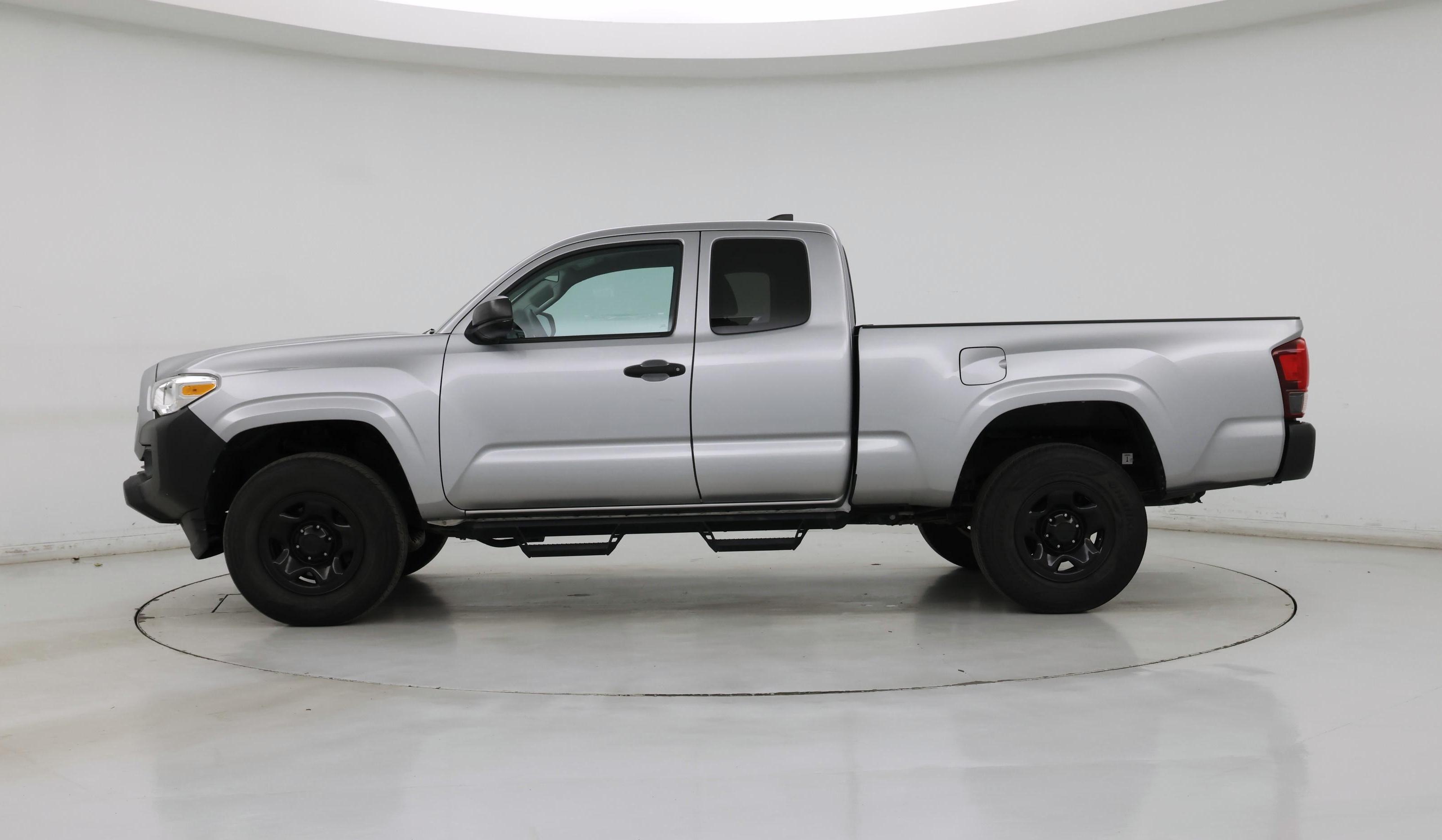 Thumbnail: 2019 Toyota Tacoma - 3