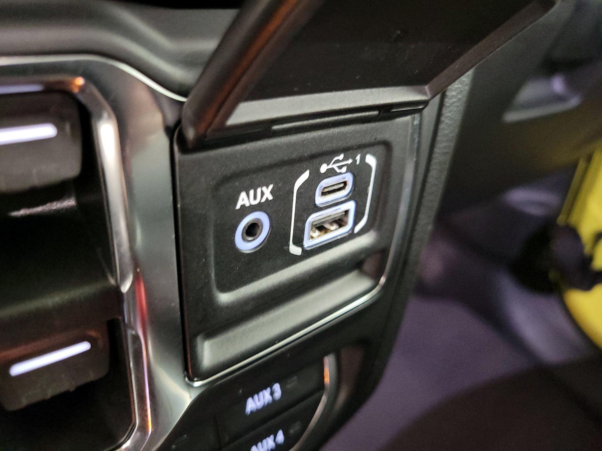 Thumbnail: 2023 Jeep Wrangler - 19