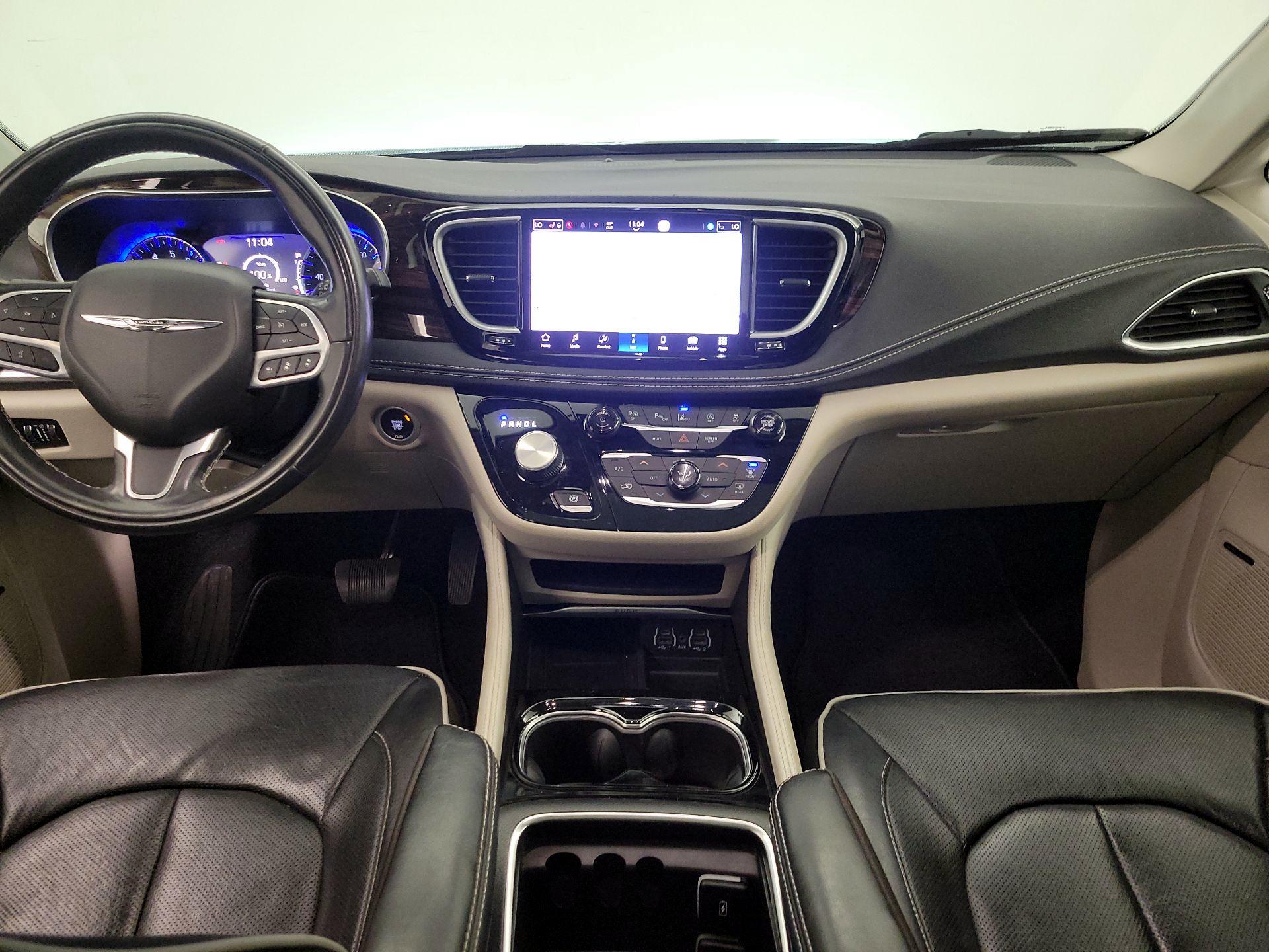 Thumbnail: 2022 Chrysler Pacifica - 9