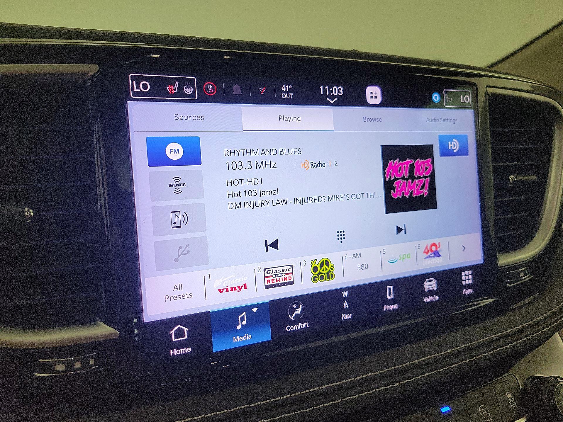 Thumbnail: 2022 Chrysler Pacifica - 16