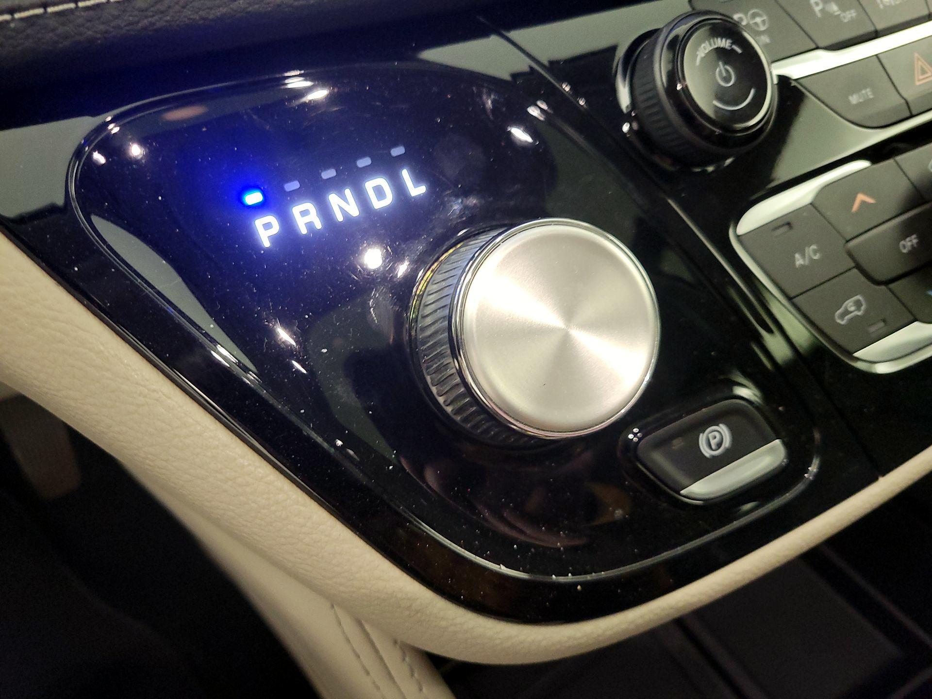 Thumbnail: 2022 Chrysler Pacifica - 18