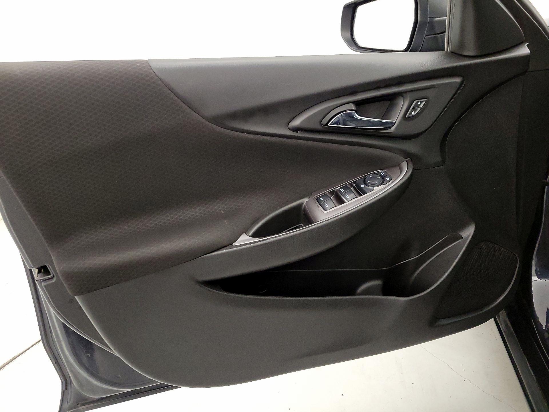 Thumbnail: 2022 Chevrolet Malibu - 12