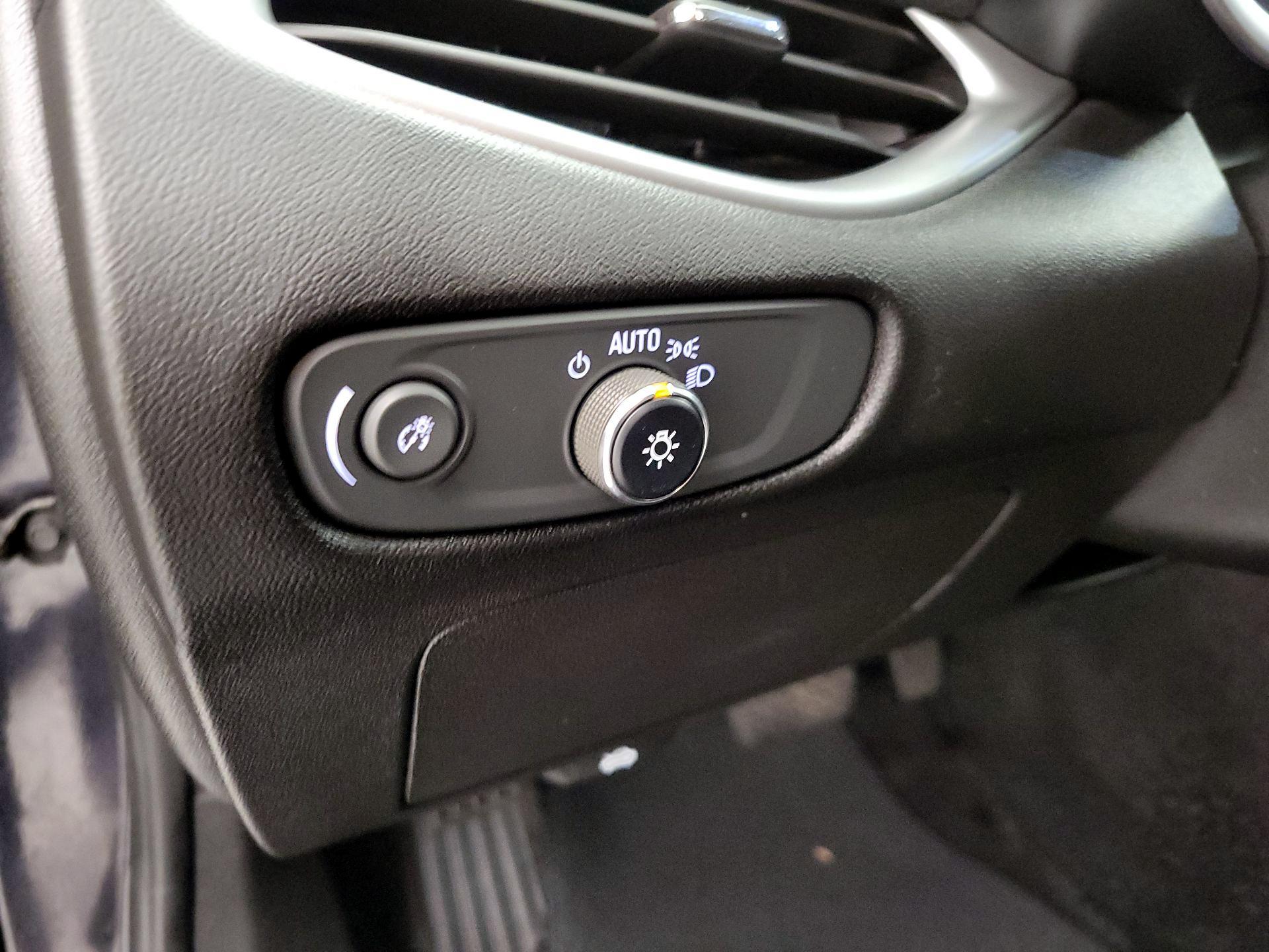 Thumbnail: 2022 Chevrolet Malibu - 13