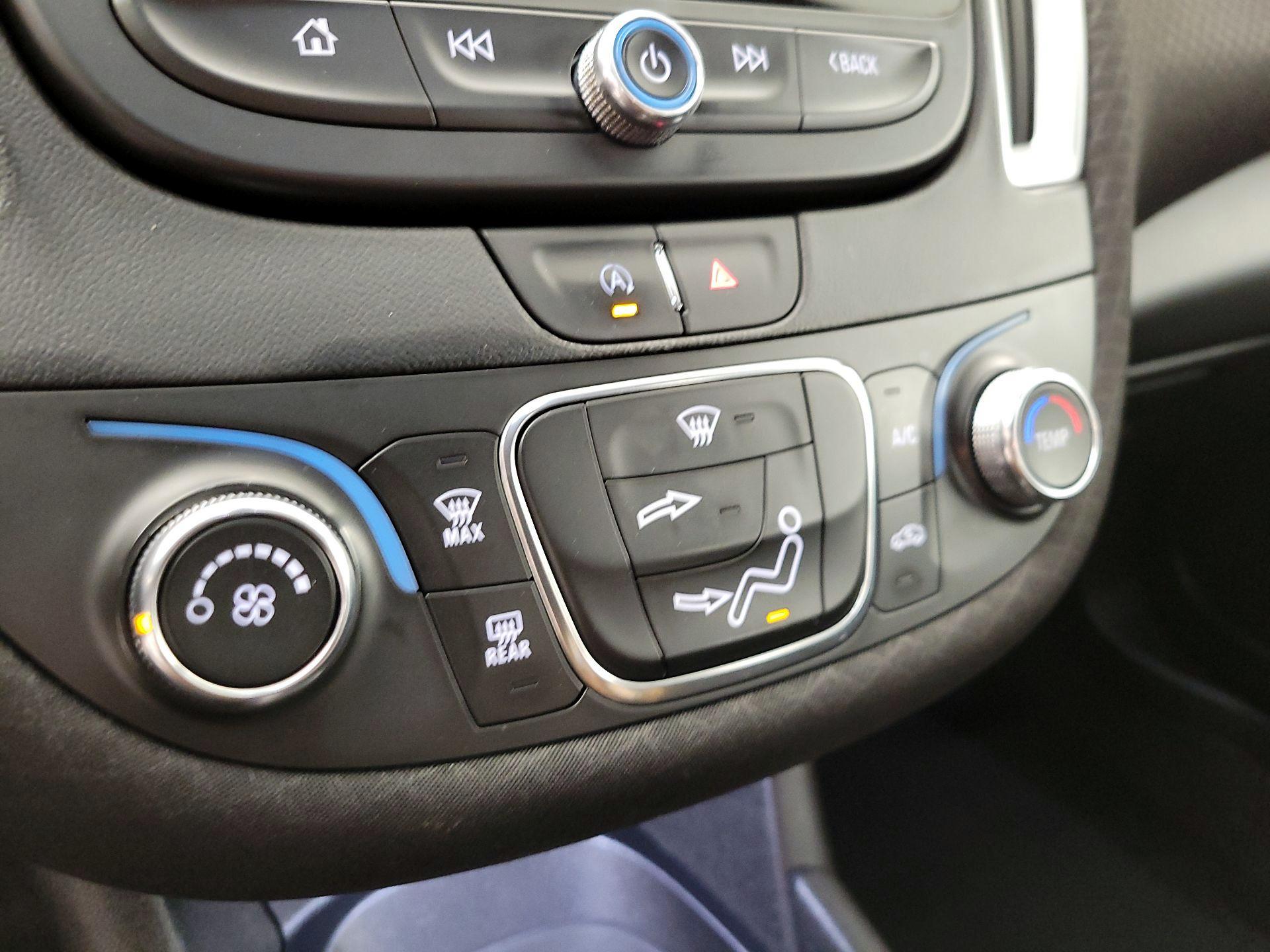 Thumbnail: 2022 Chevrolet Malibu - 16