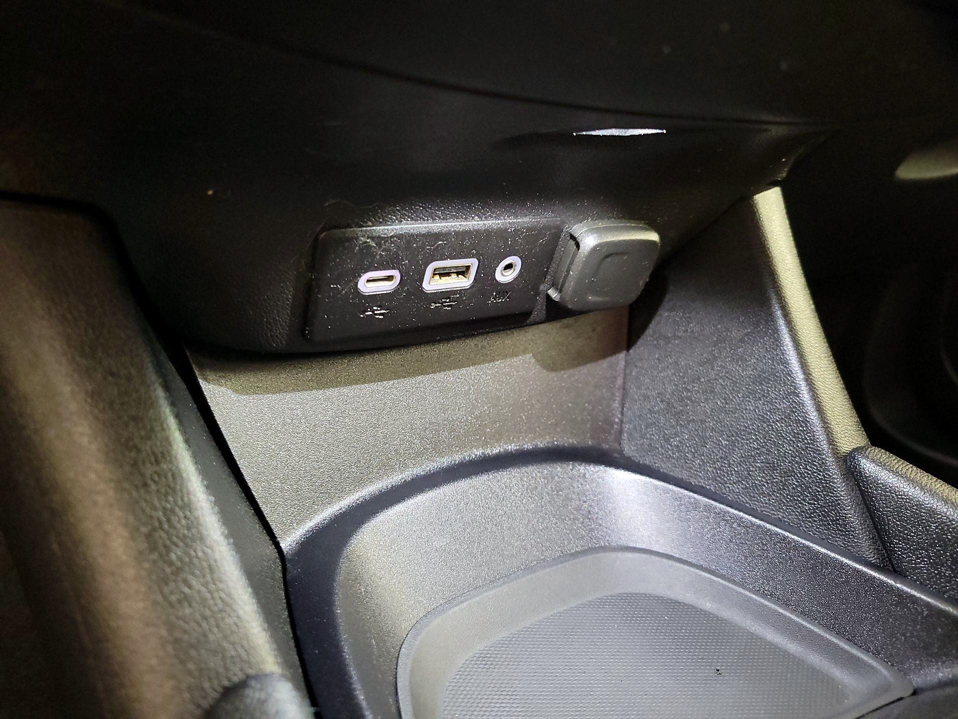 Thumbnail: 2022 Chevrolet Malibu - 18