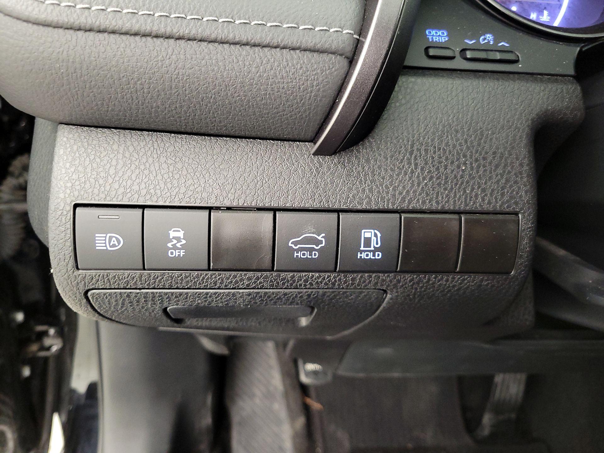 Thumbnail: 2023 Toyota Camry - 13