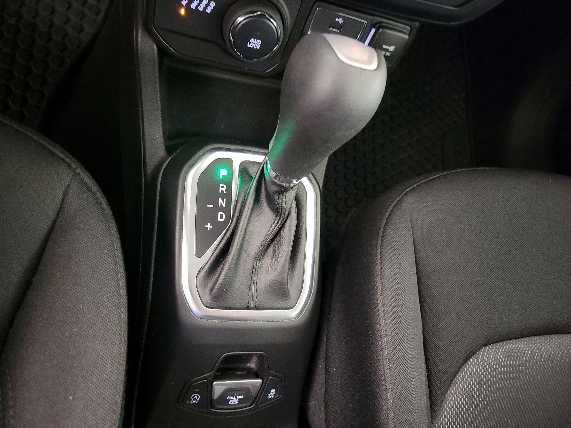 Thumbnail: 2023 Jeep Renegade - 17