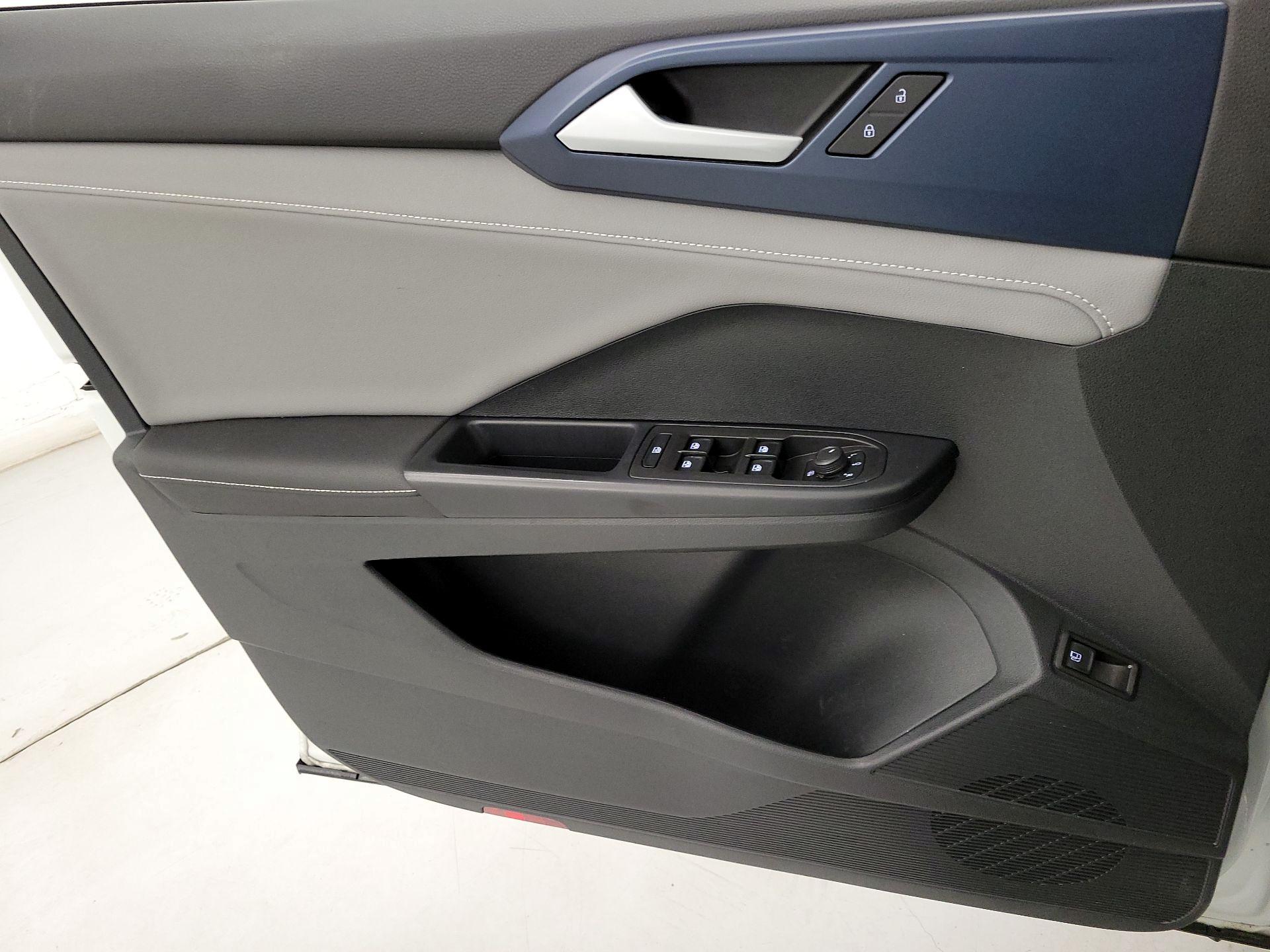 Thumbnail: 2024 Volkswagen Taos - 12