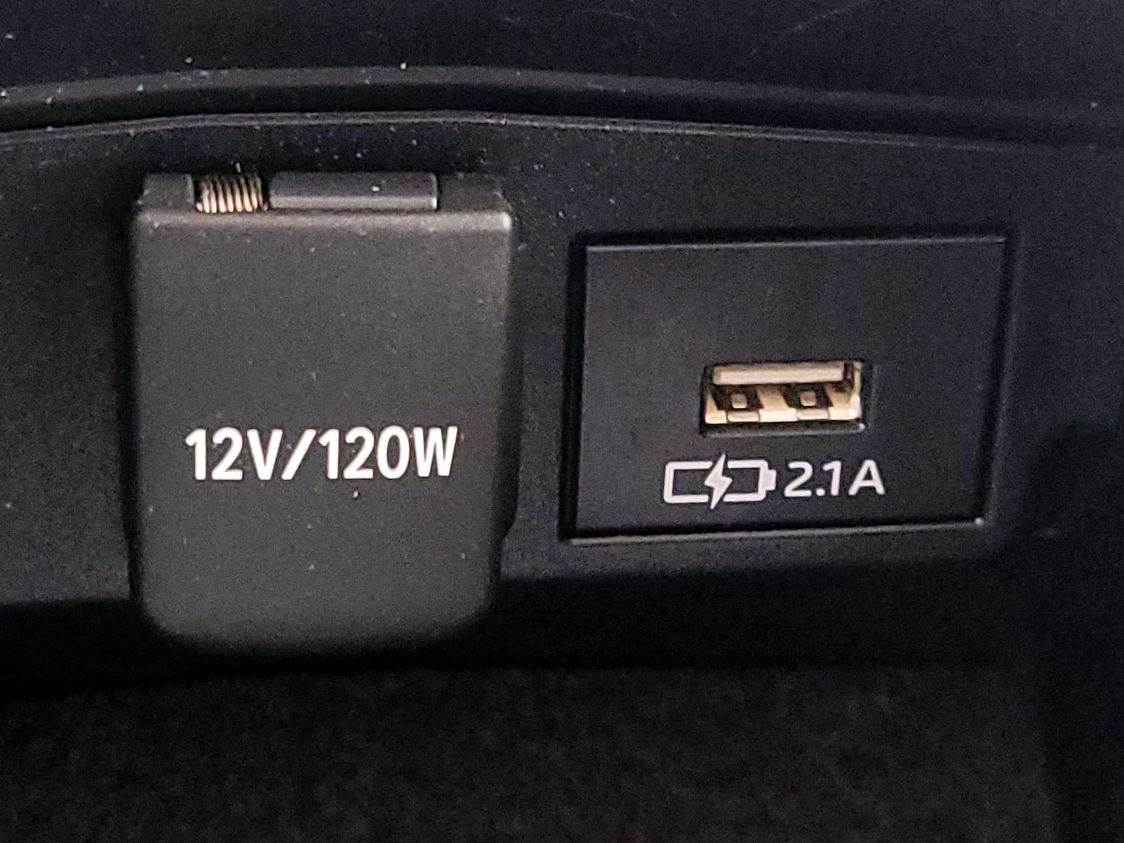 2021 Toyota Corolla LE - Photo 19