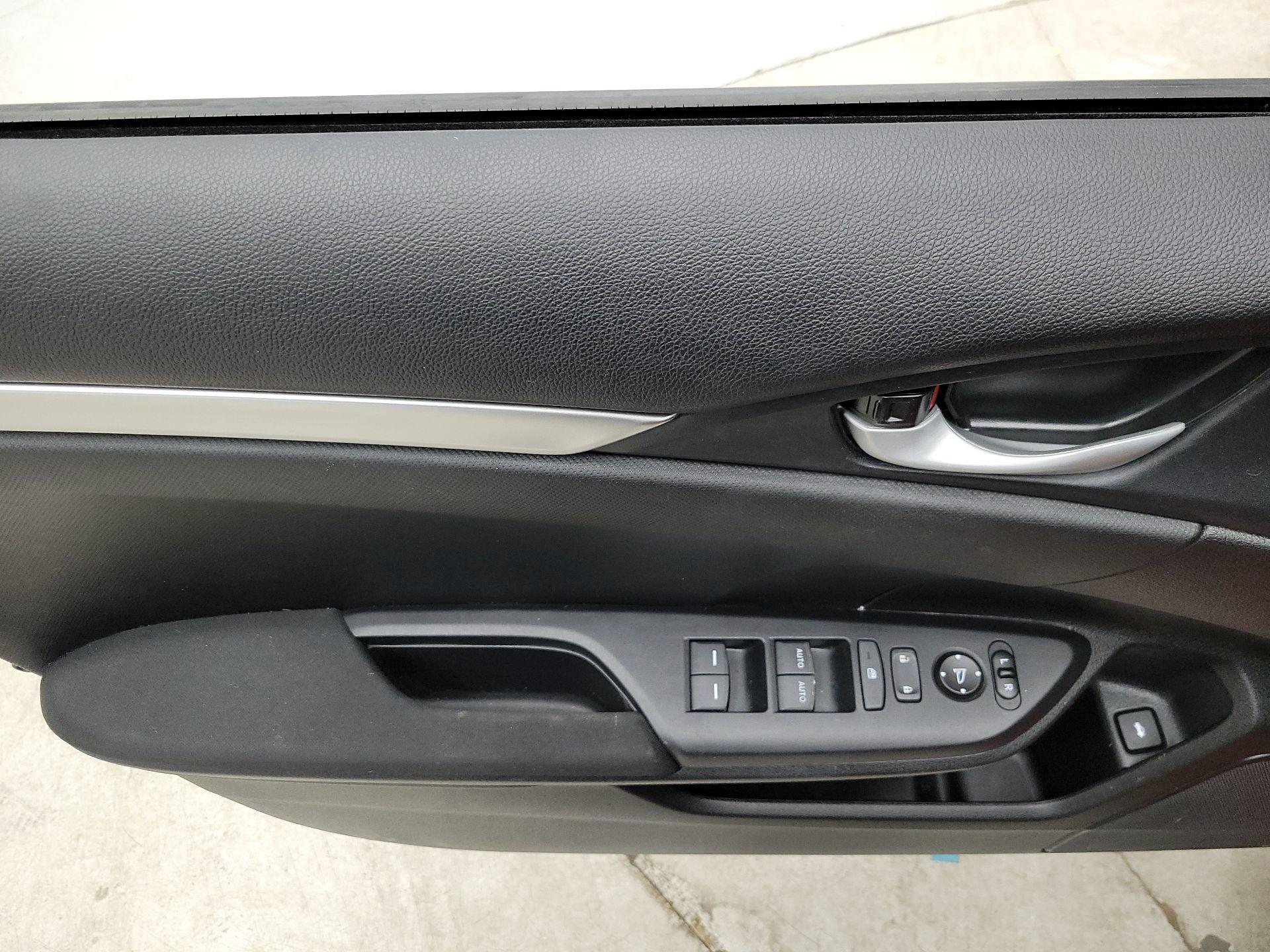 Thumbnail: 2020 Honda Civic - 12