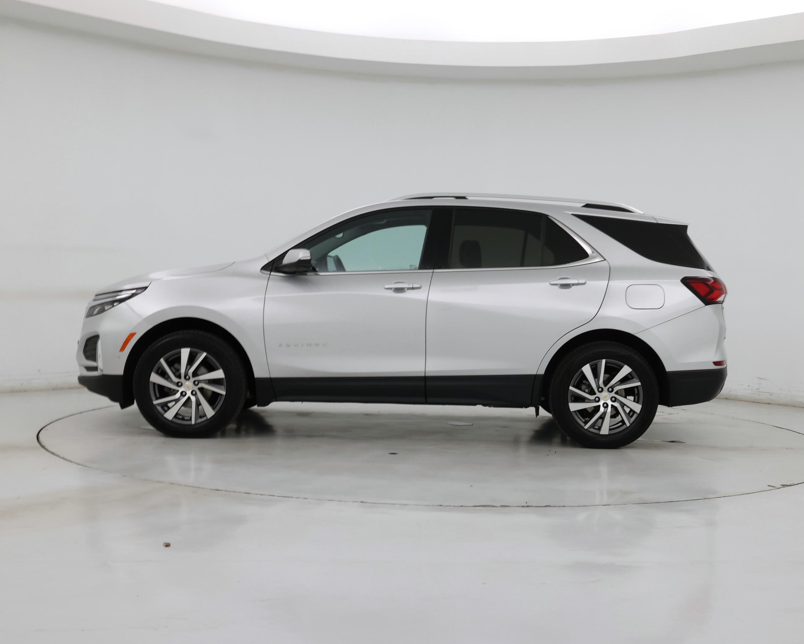 Thumbnail: 2022 Chevrolet Equinox - 3