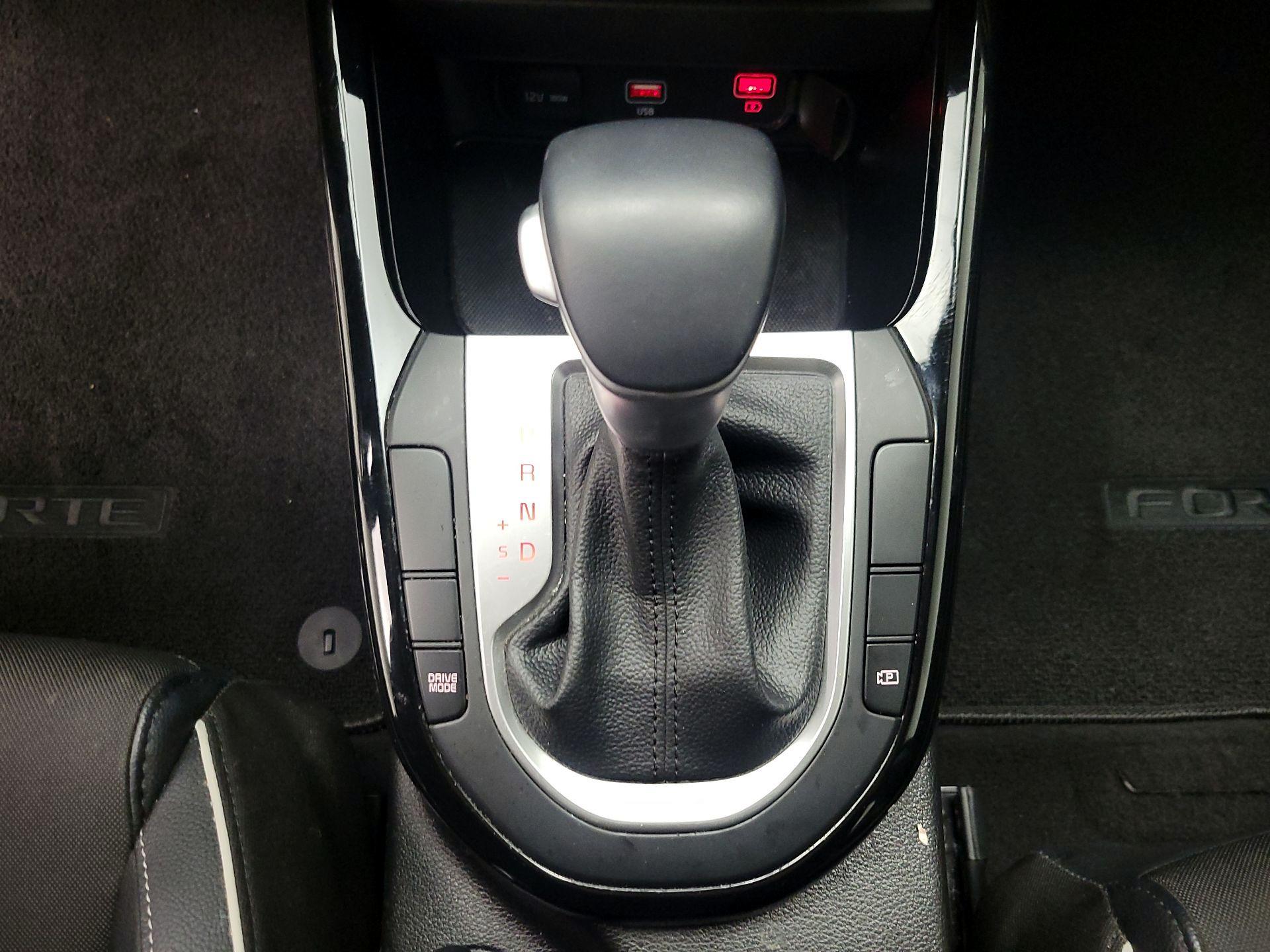 Thumbnail: 2023 Kia Forte - 18