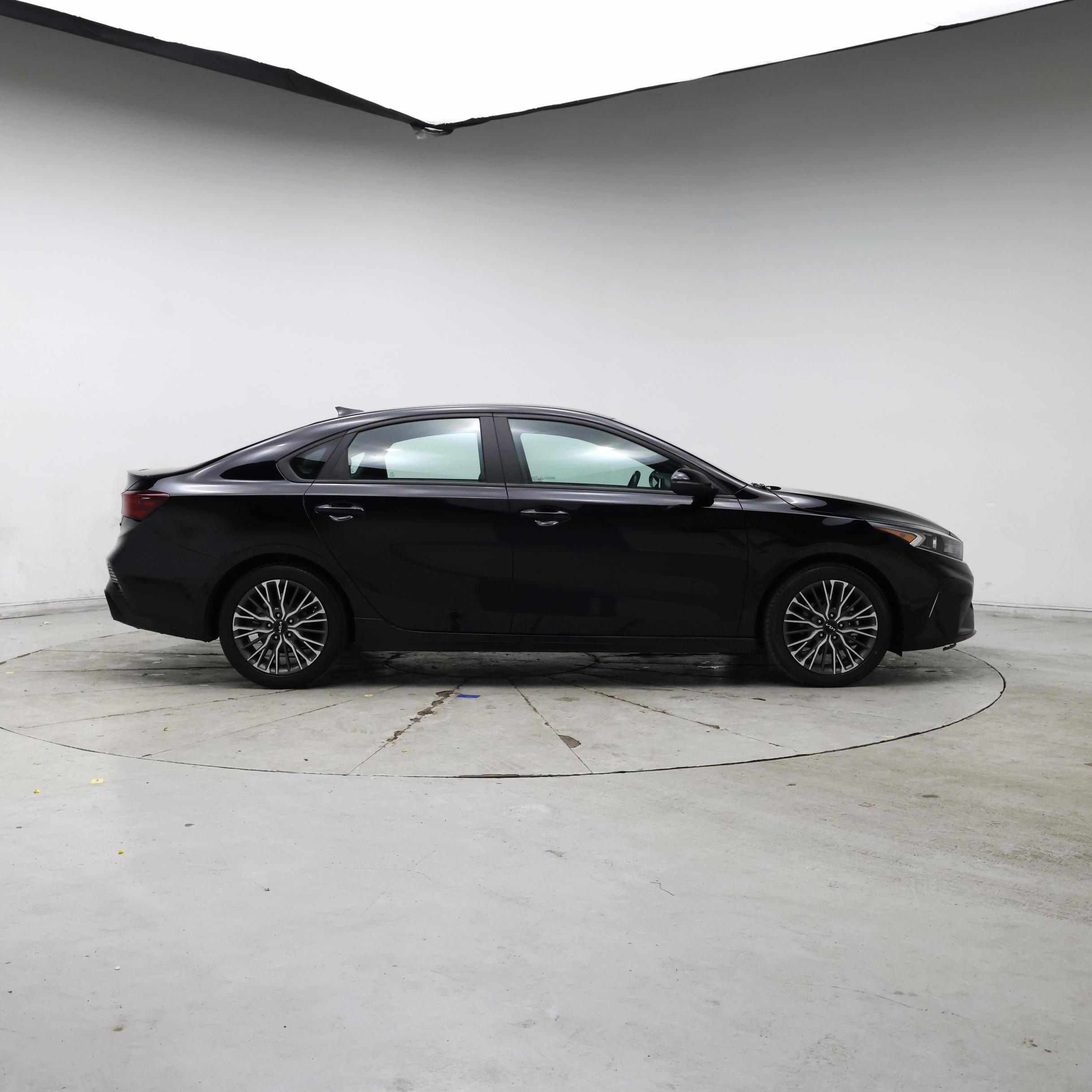 Thumbnail: 2023 Kia Forte - 7