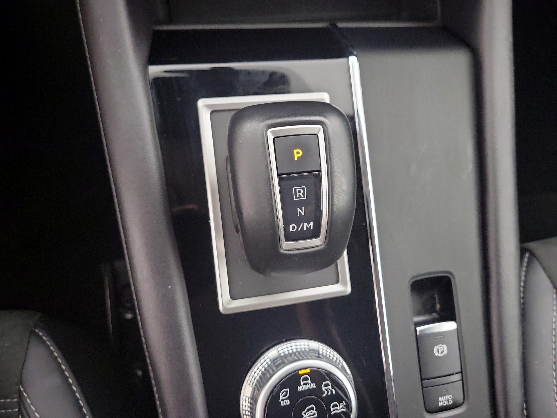 Thumbnail: 2024 Mitsubishi Outlander - 17