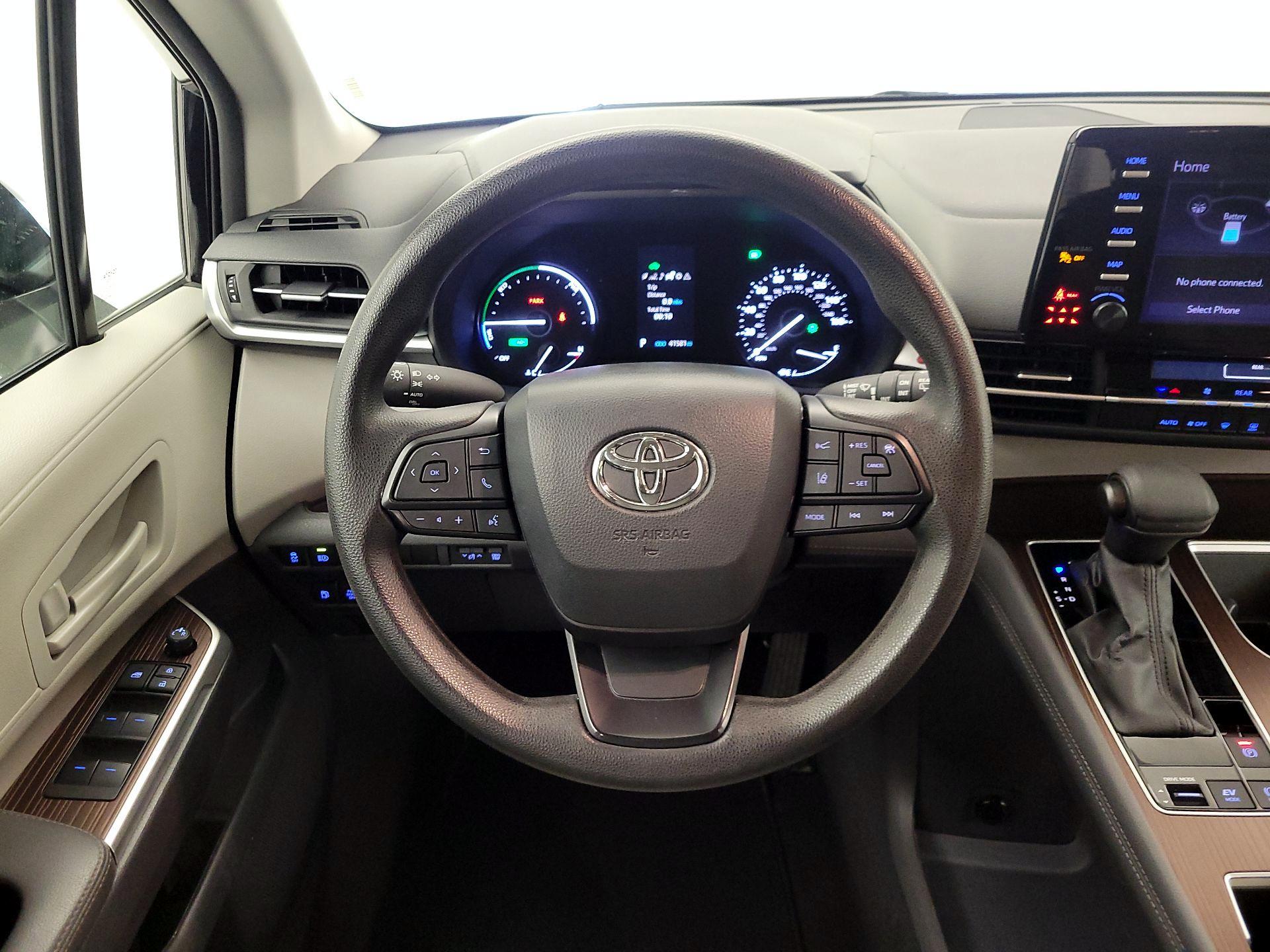 Thumbnail: 2024 Toyota Sienna - 10