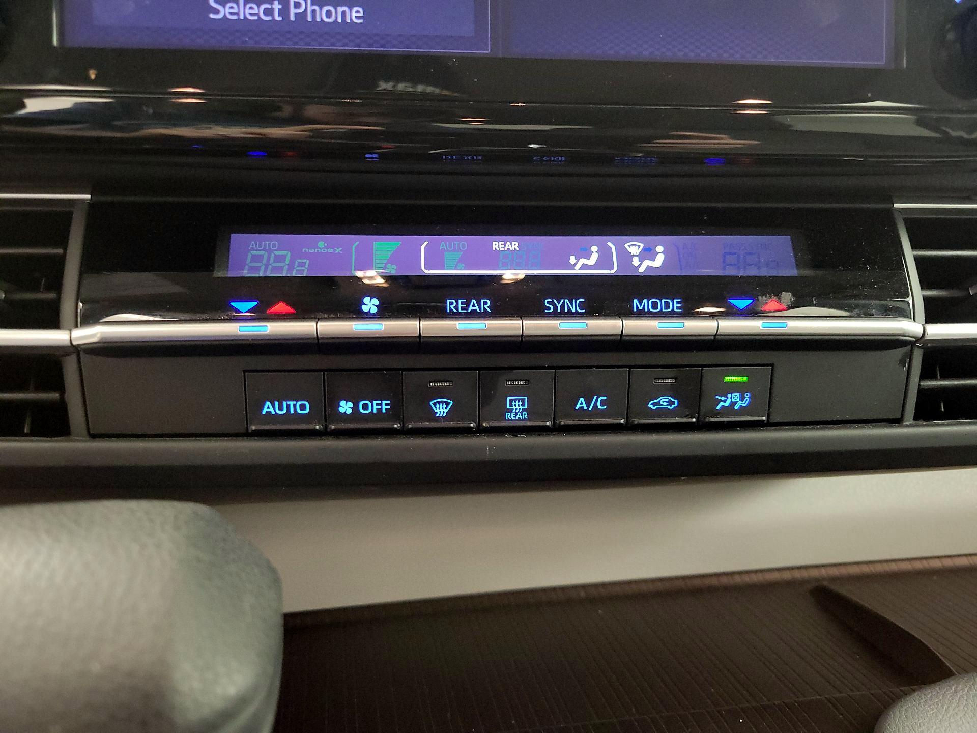 Thumbnail: 2024 Toyota Sienna - 16