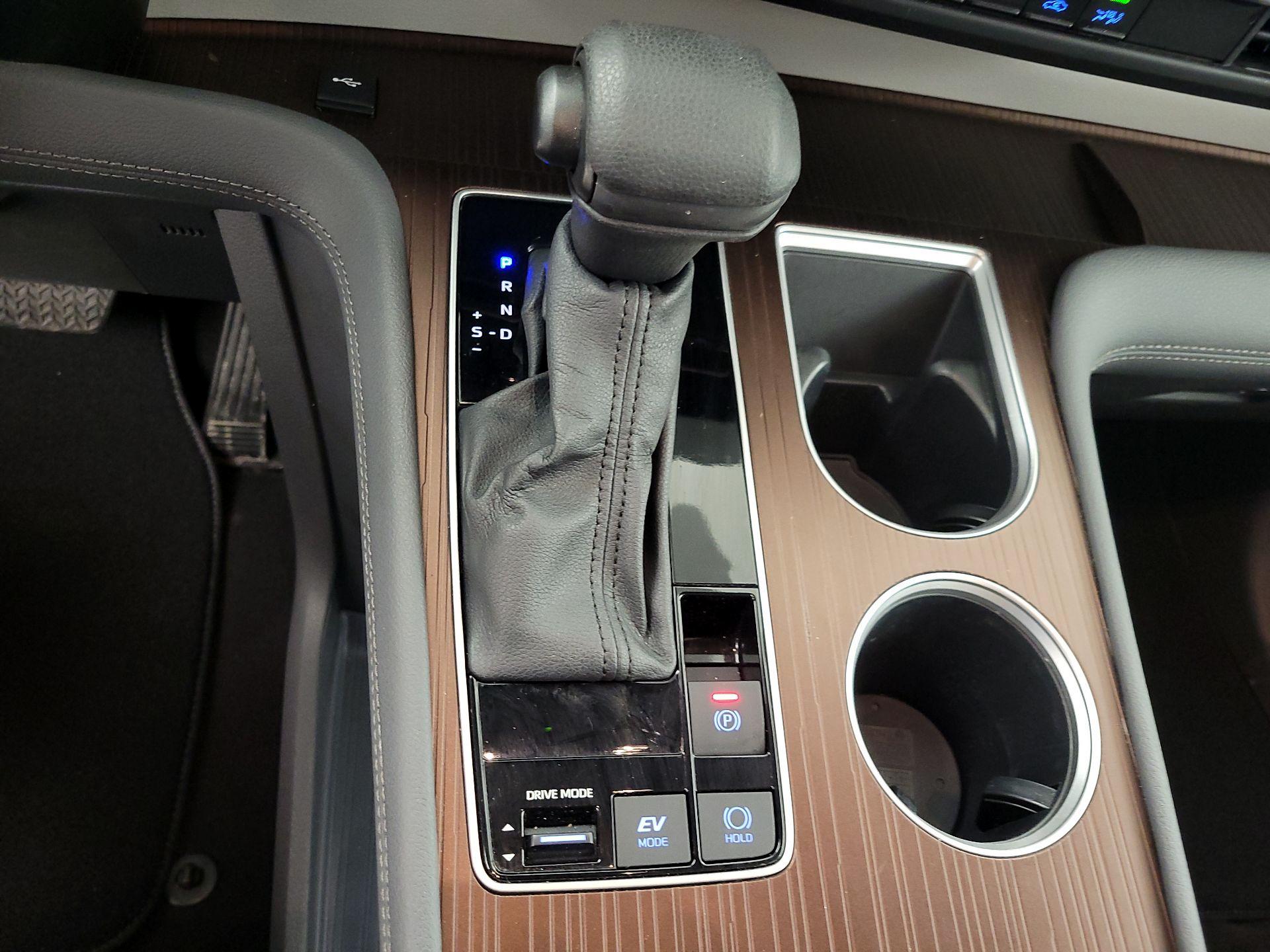 Thumbnail: 2024 Toyota Sienna - 17