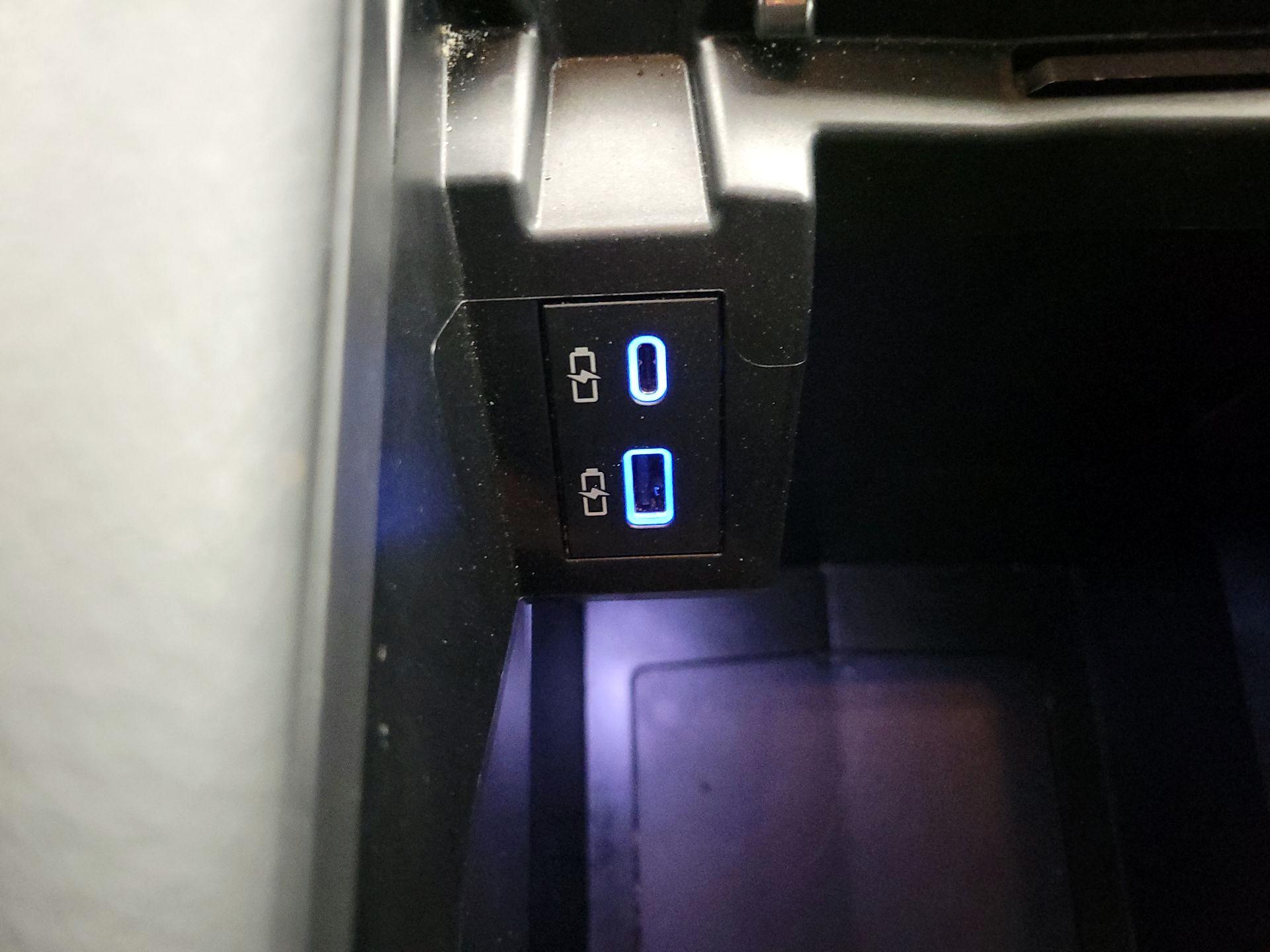 Thumbnail: 2024 Toyota Sienna - 18