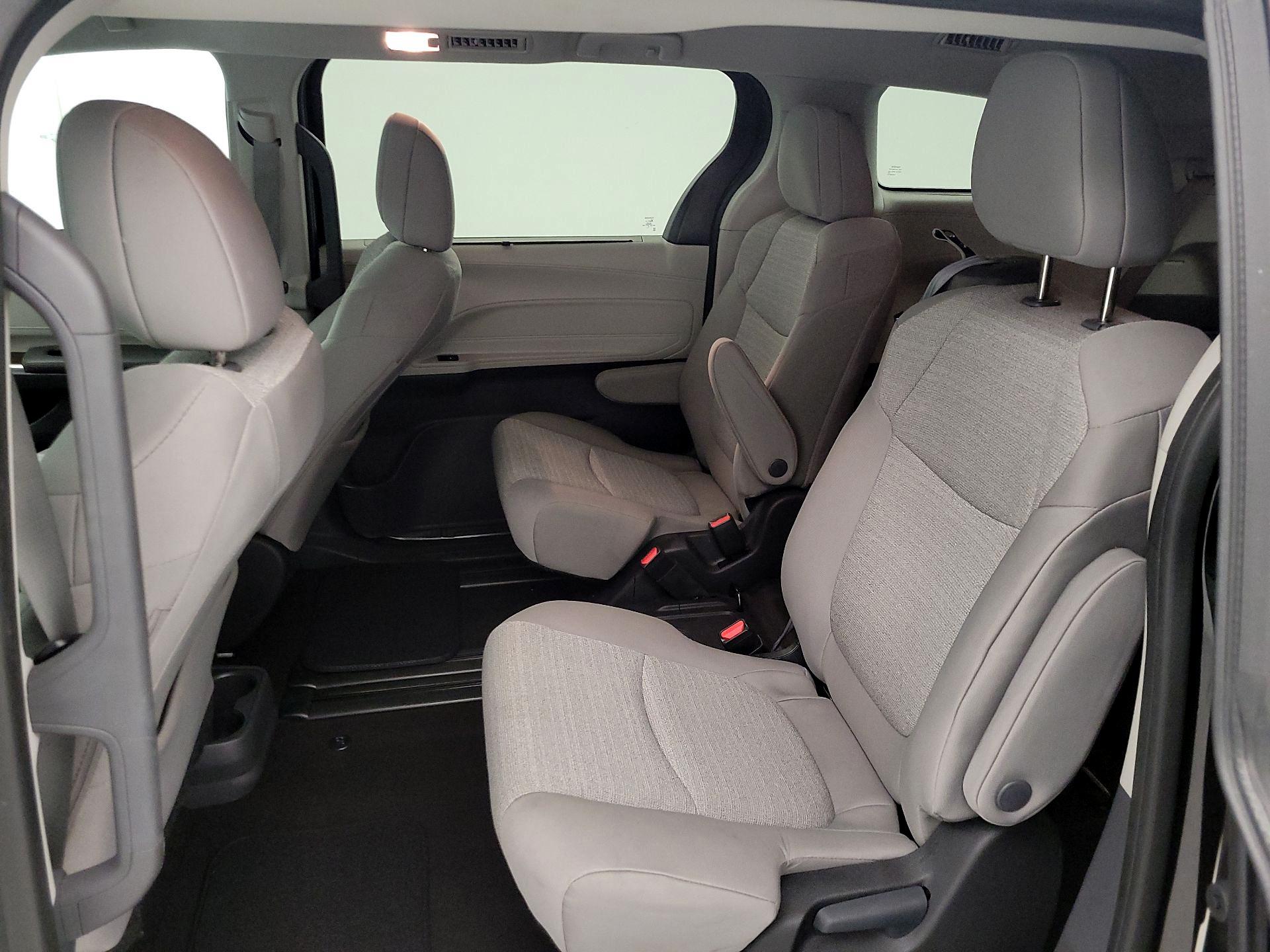 Thumbnail: 2024 Toyota Sienna - 19