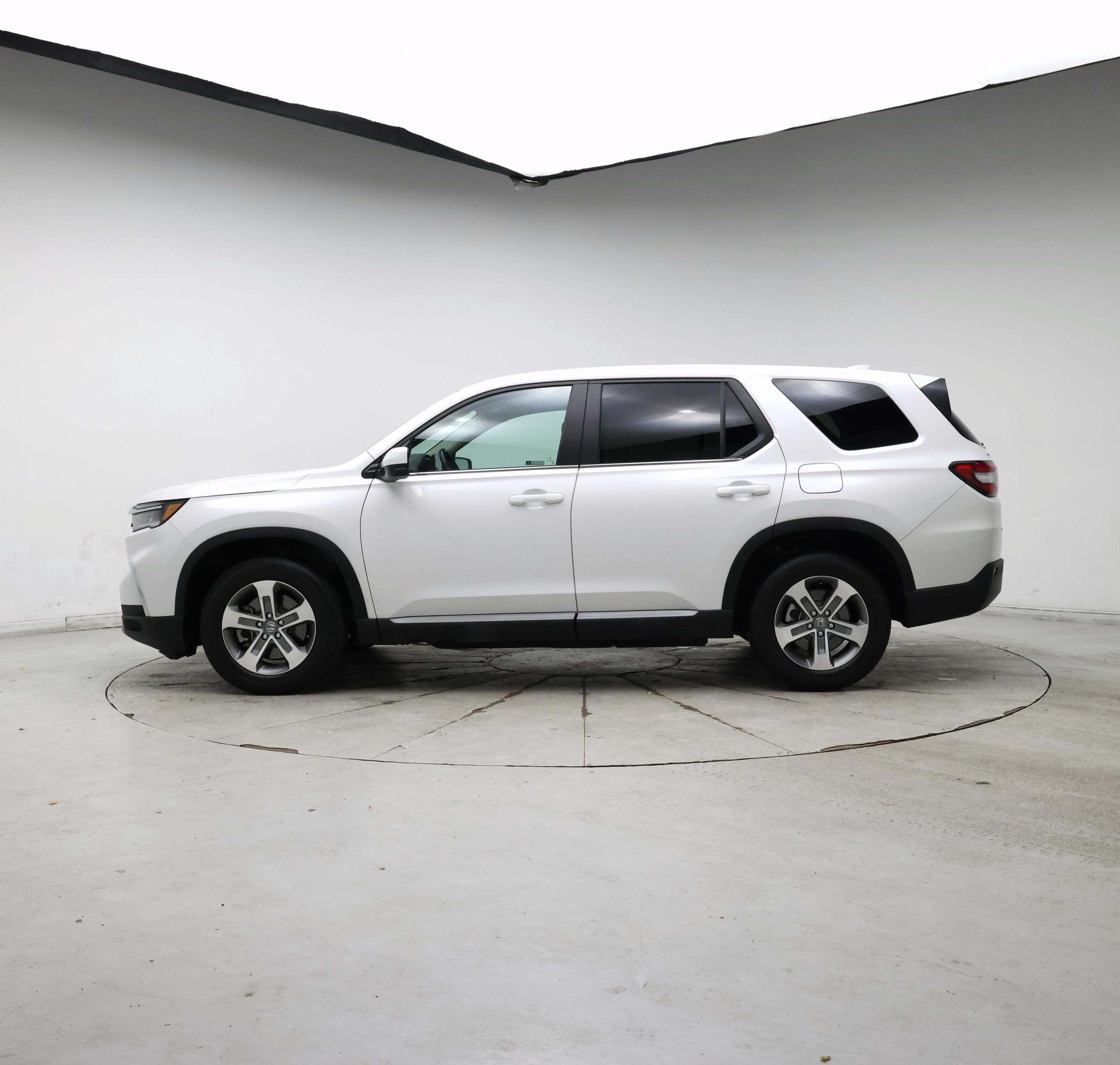 Thumbnail: 2023 Honda Pilot - 3