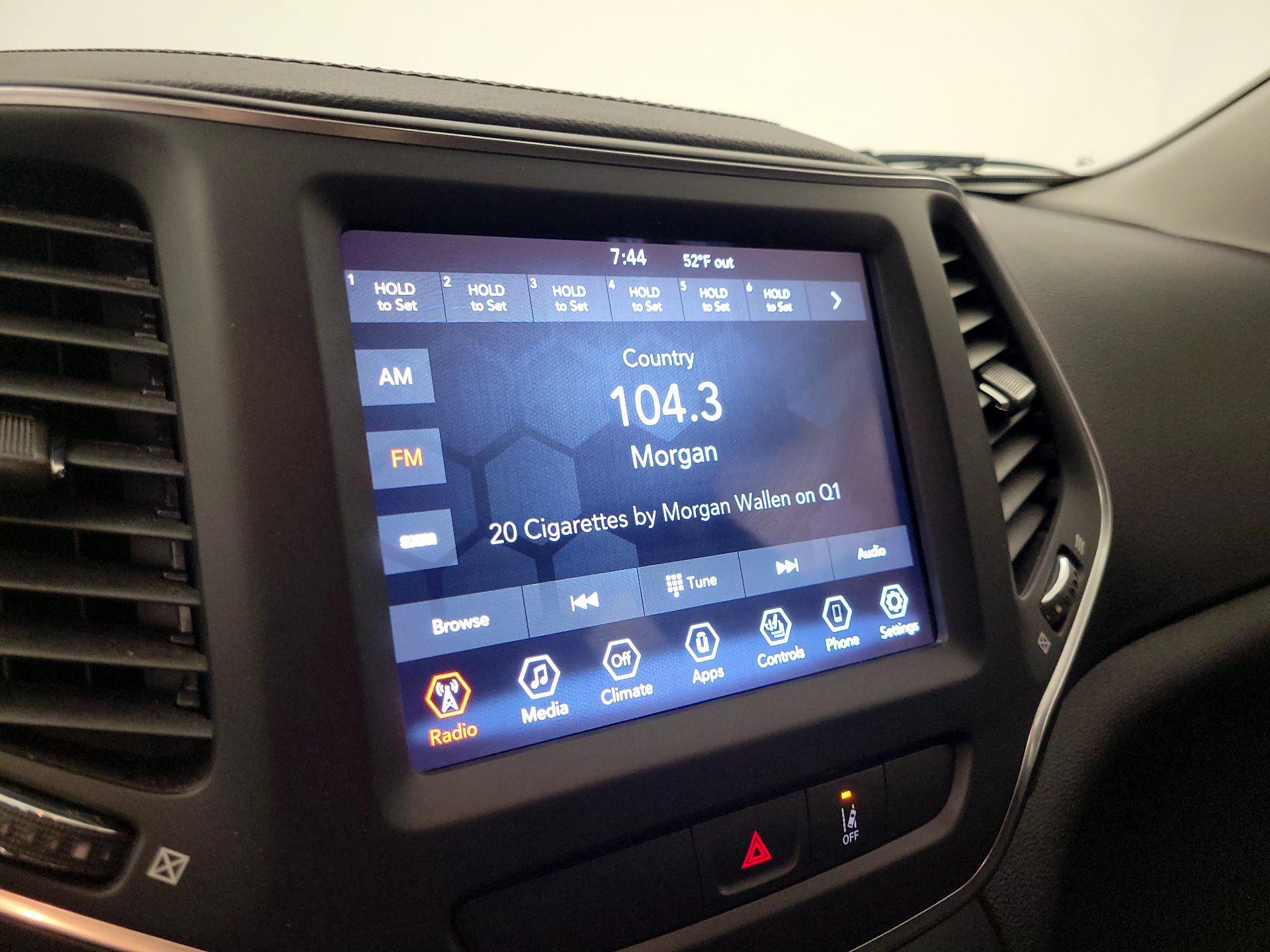 Thumbnail: 2022 Jeep Cherokee - 15