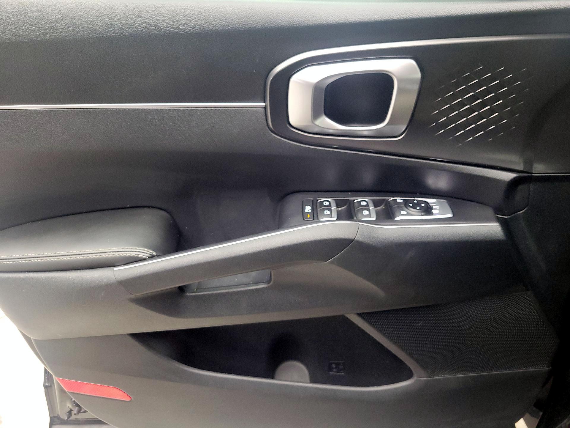 Thumbnail: 2022 Kia Sorento - 12