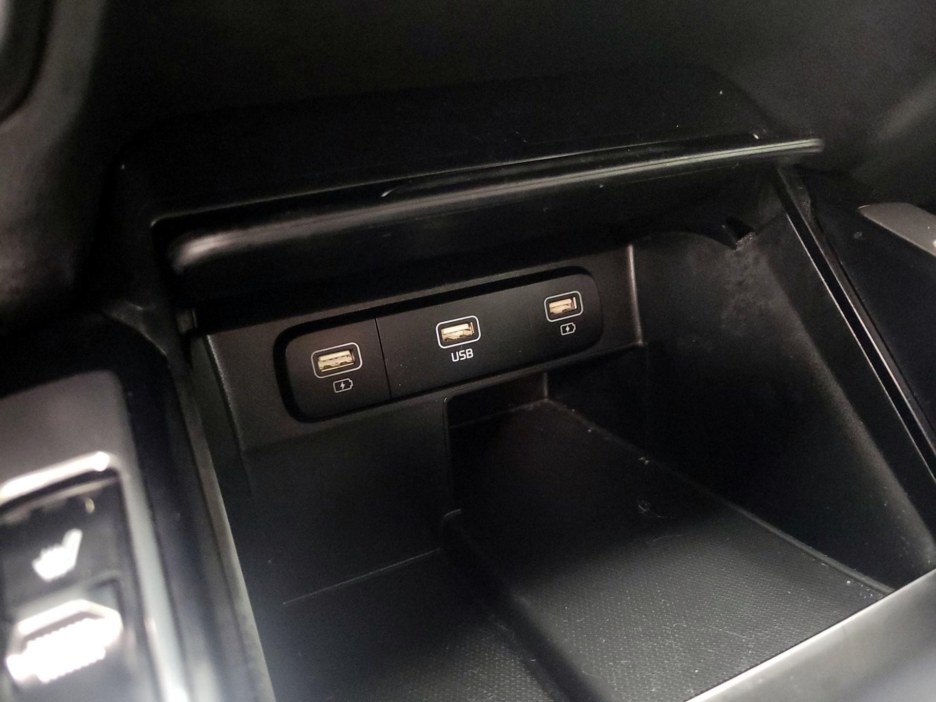 Thumbnail: 2022 Kia Sorento - 19