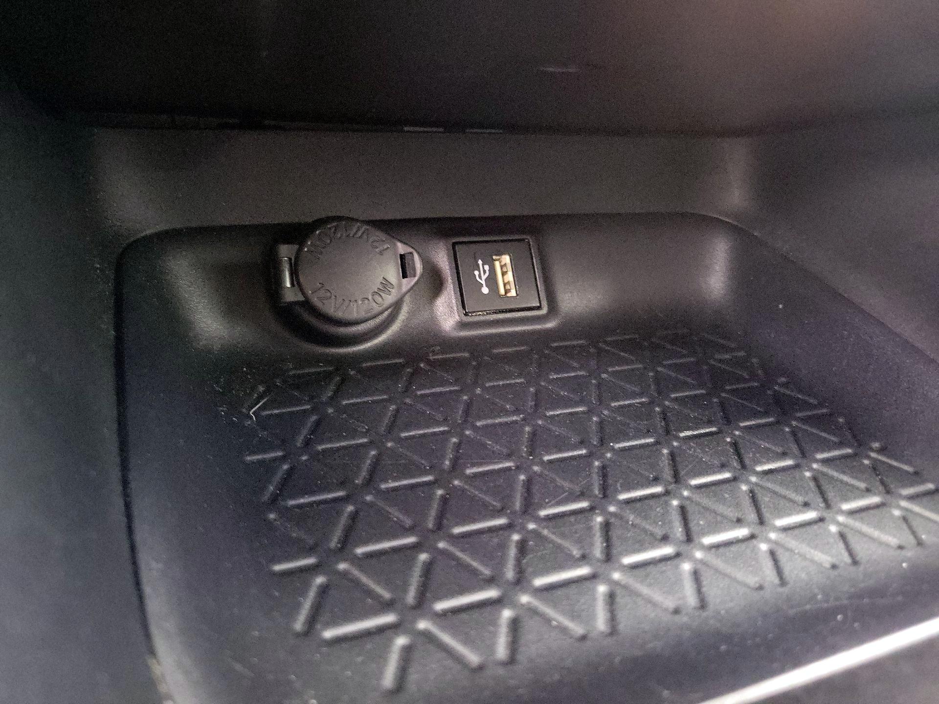 Thumbnail: 2025 Toyota RAV4 - 19