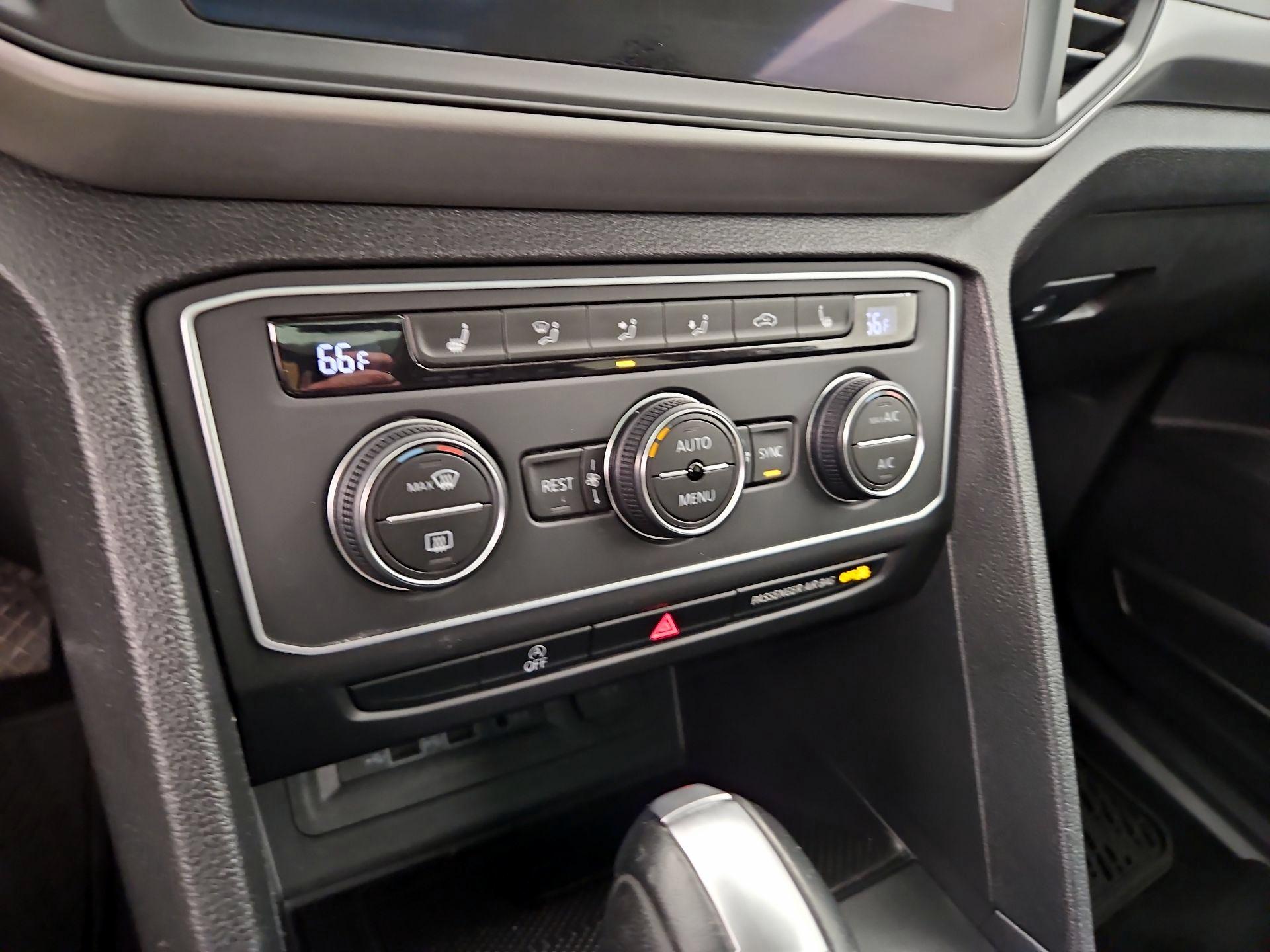 Thumbnail: 2021 Volkswagen Atlas - 16