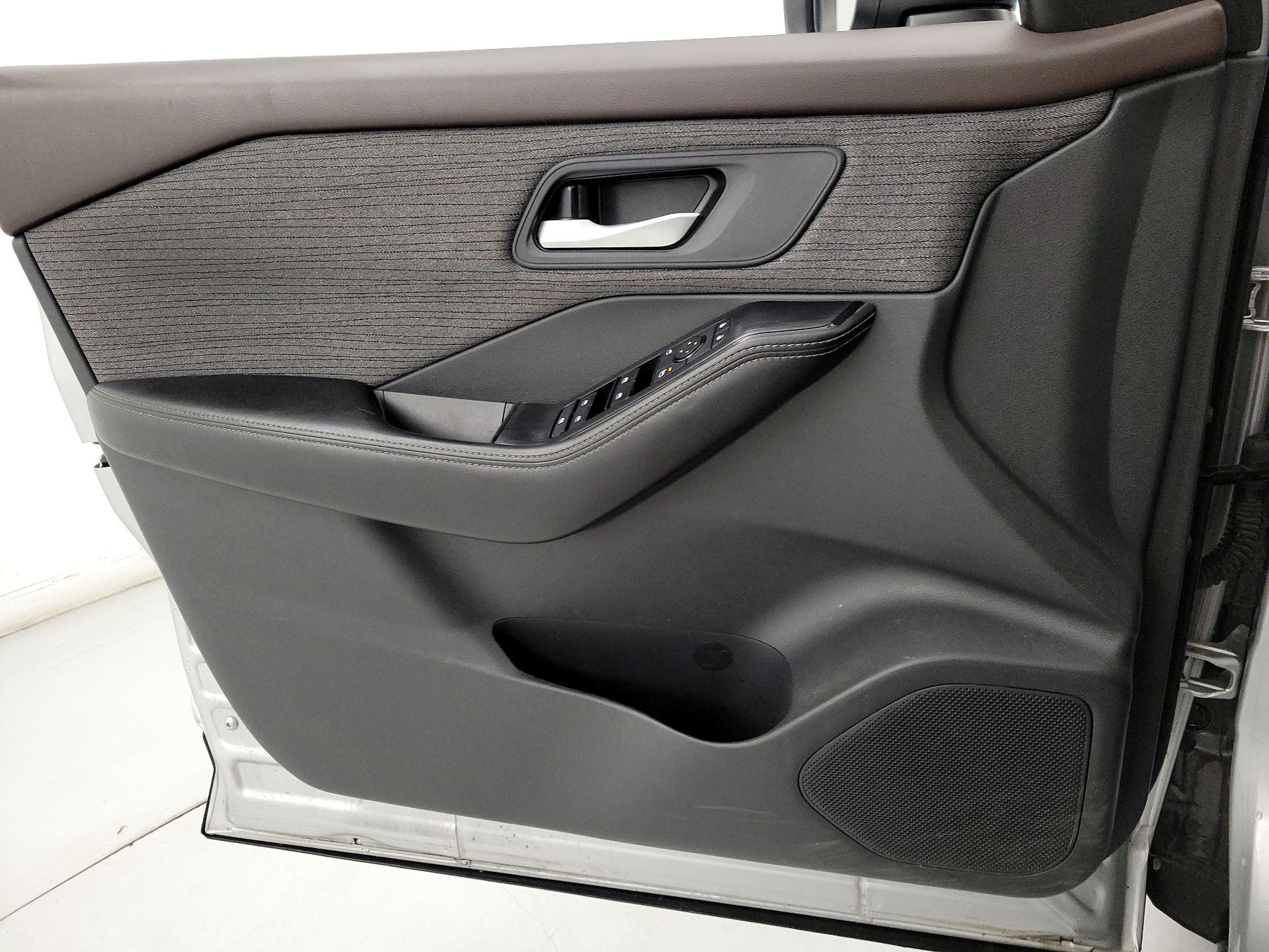 Thumbnail: 2021 Nissan Rogue - 12