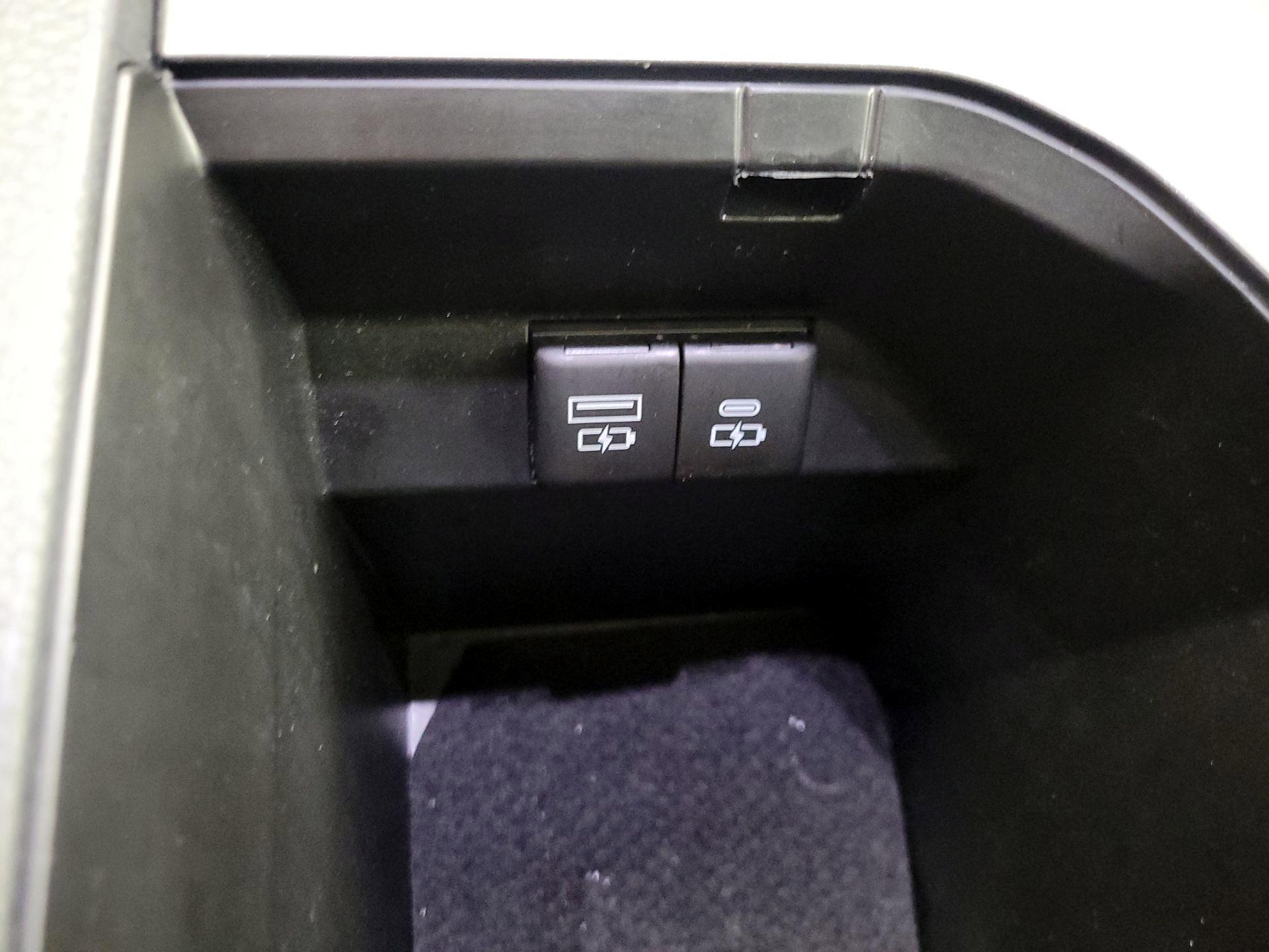 Thumbnail: 2023 Toyota Camry - 18