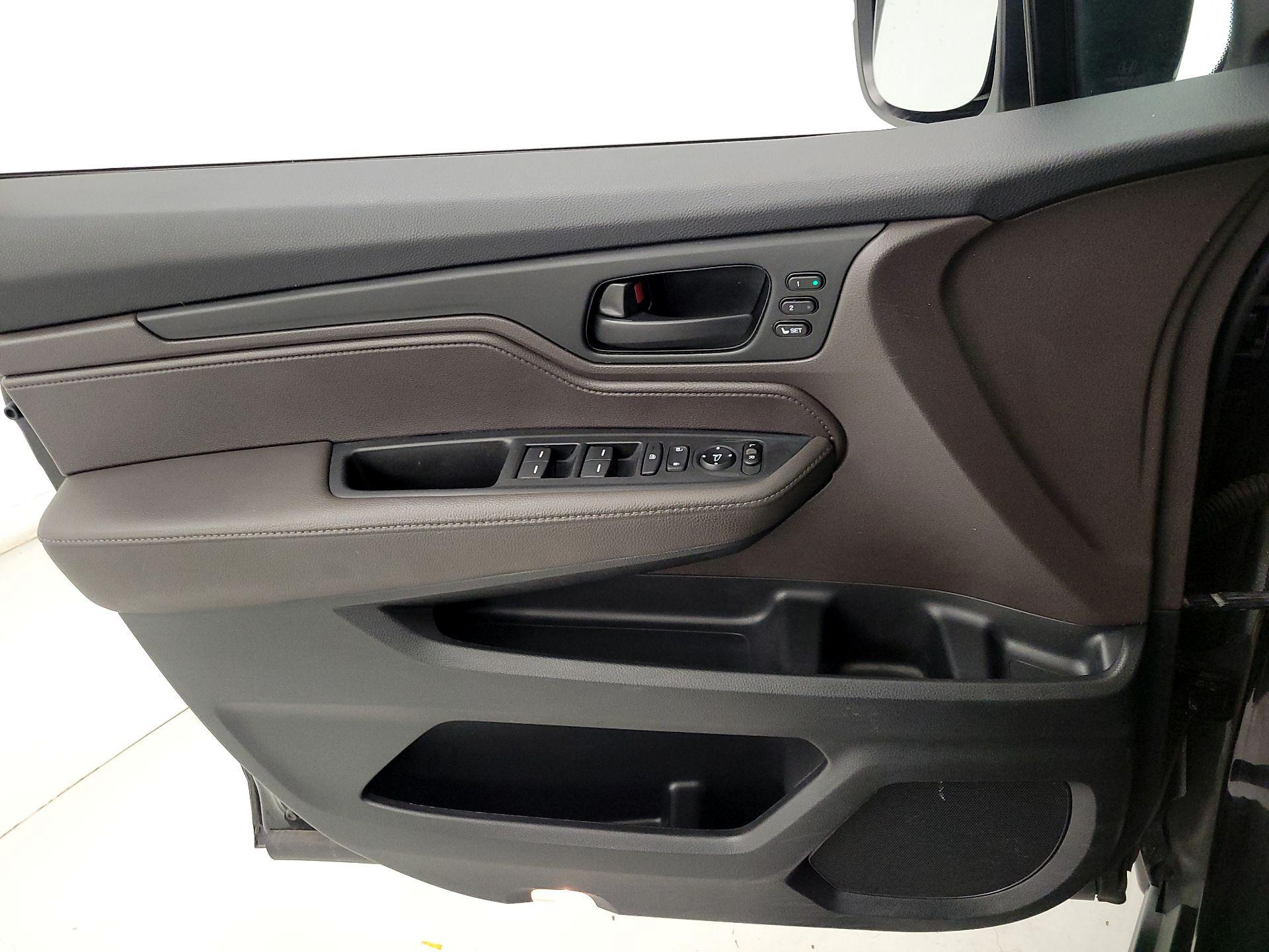 Thumbnail: 2020 Honda Odyssey - 12