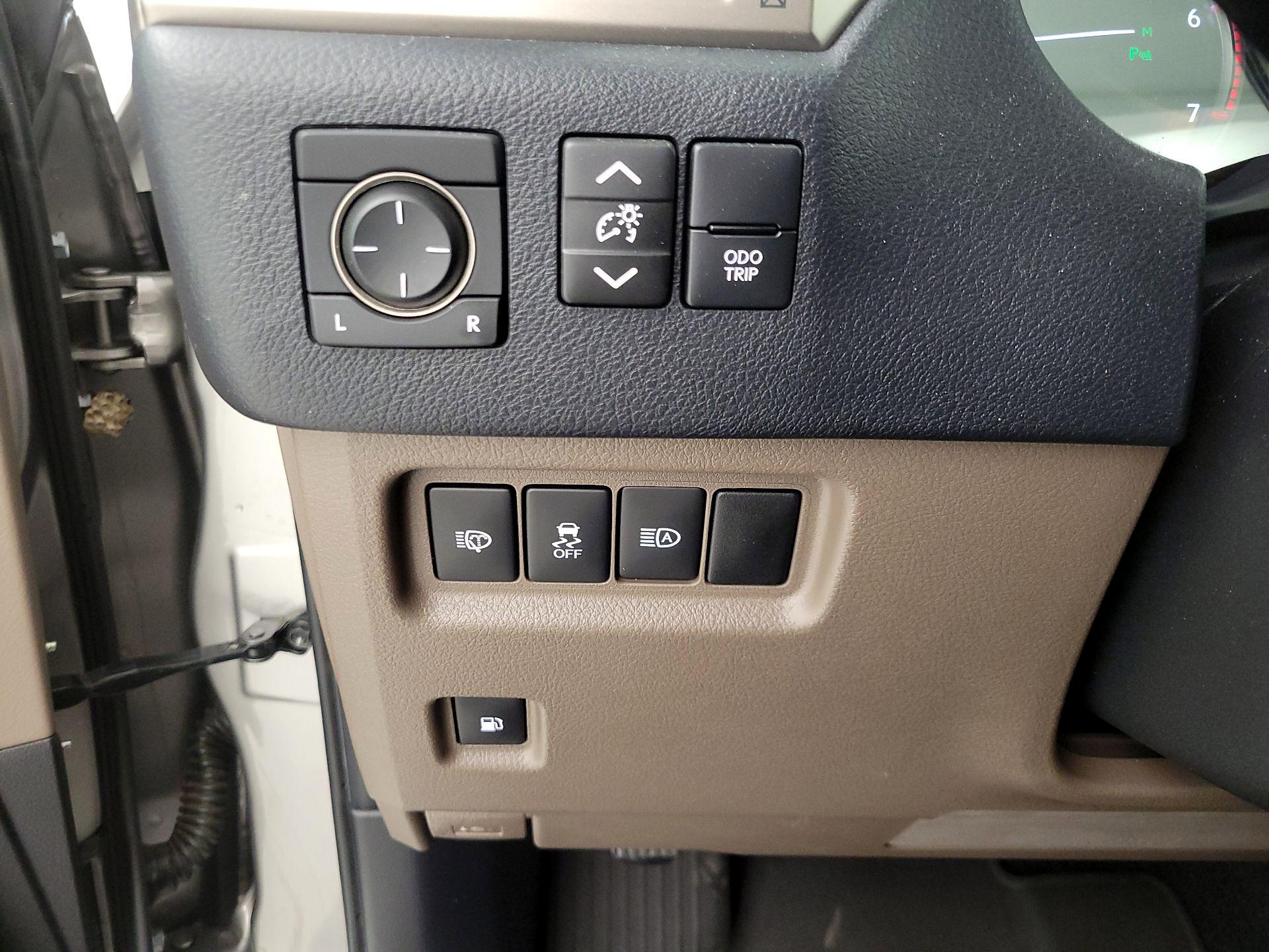 Thumbnail: 2020 Lexus GX - 13