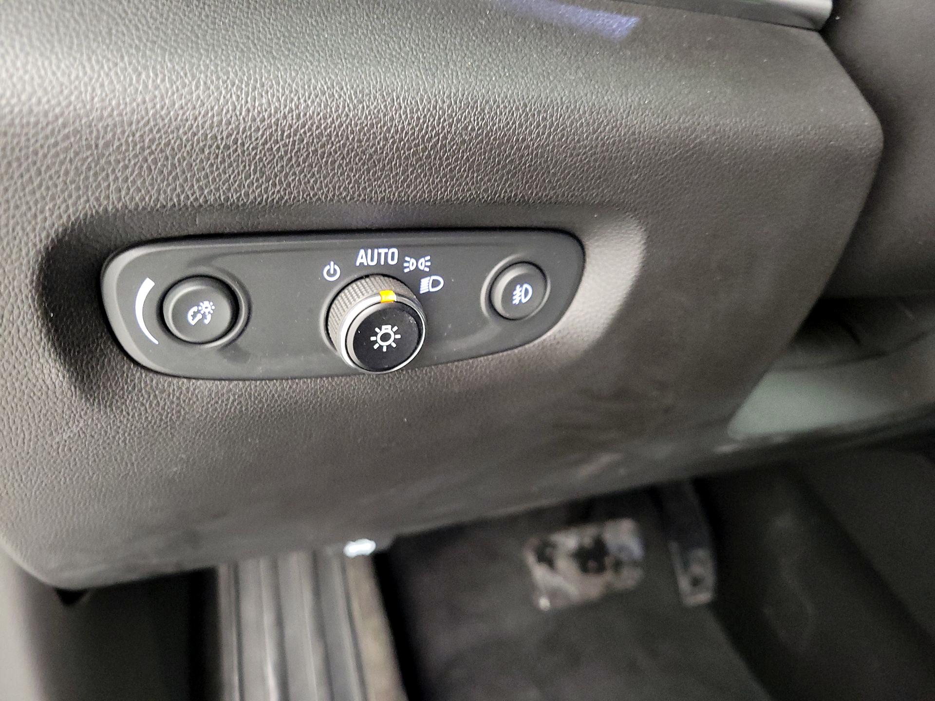 Thumbnail: 2021 Chevrolet Traverse - 13