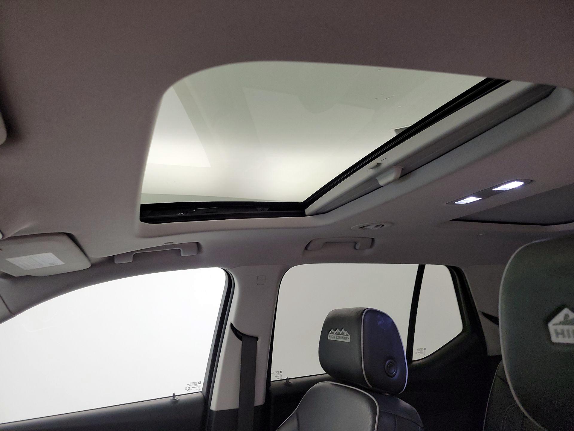 Thumbnail: 2021 Chevrolet Traverse - 19