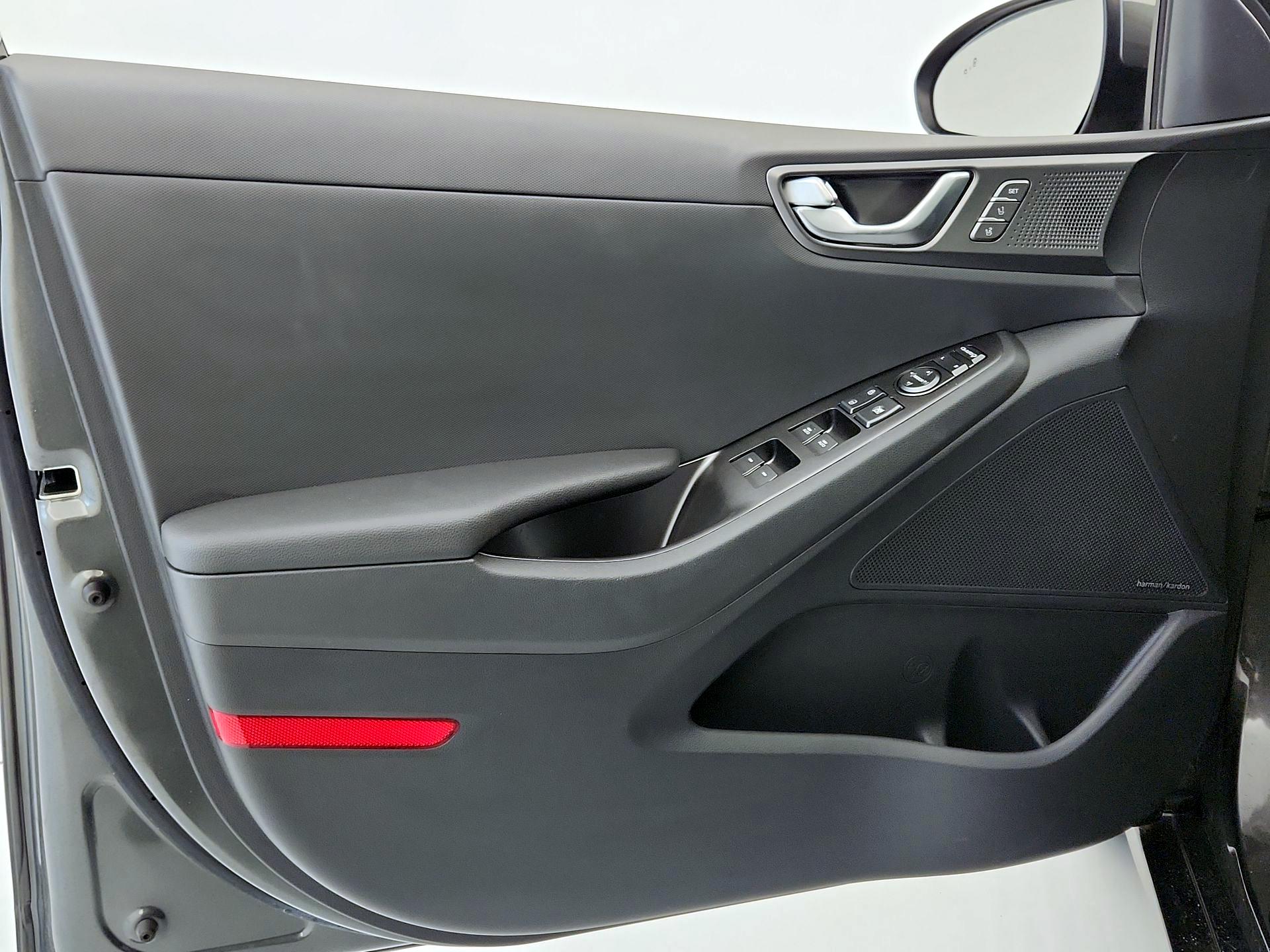 Thumbnail: 2022 Hyundai Ioniq - 12