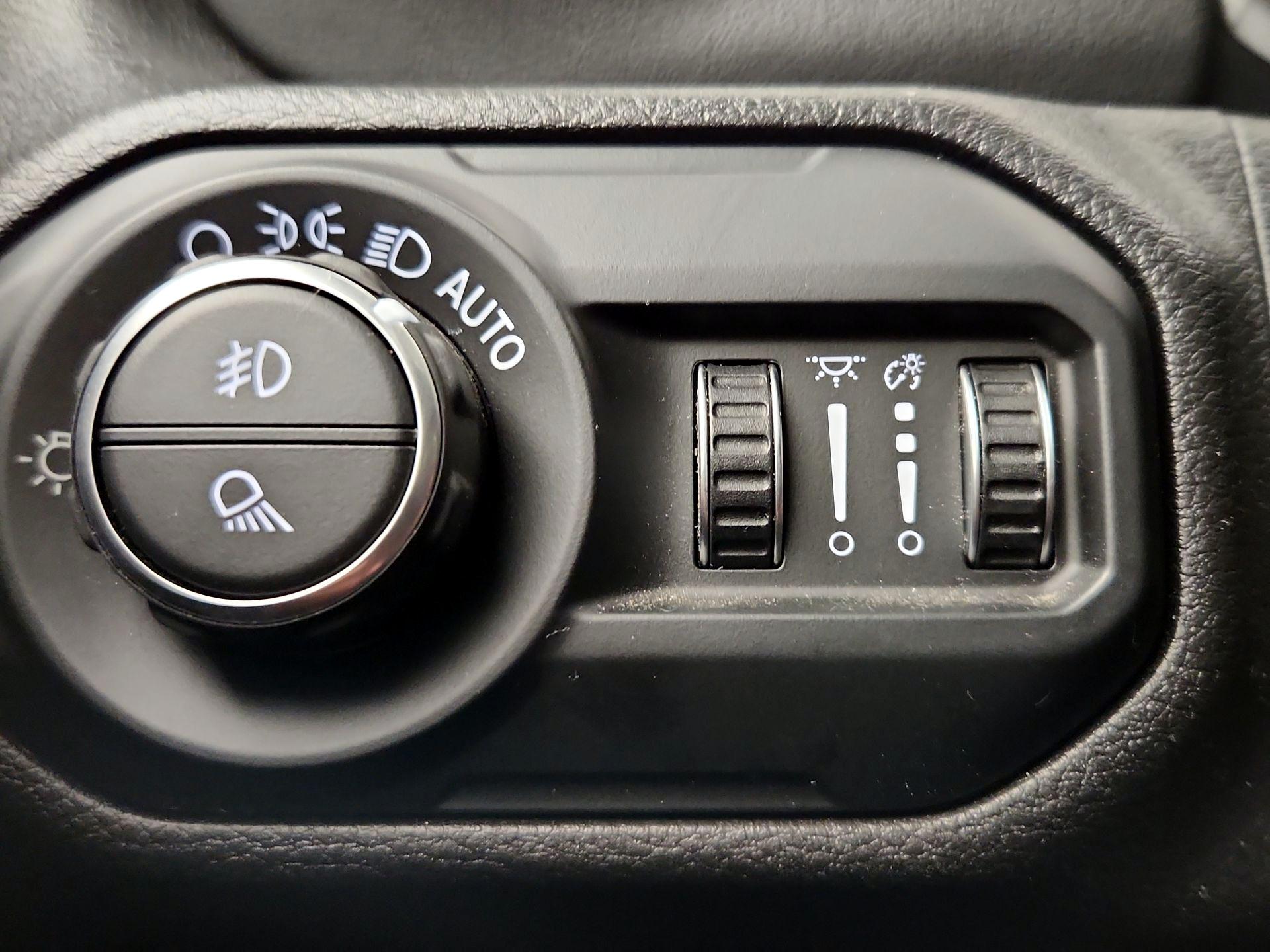 Thumbnail: 2020 Jeep Gladiator - 13