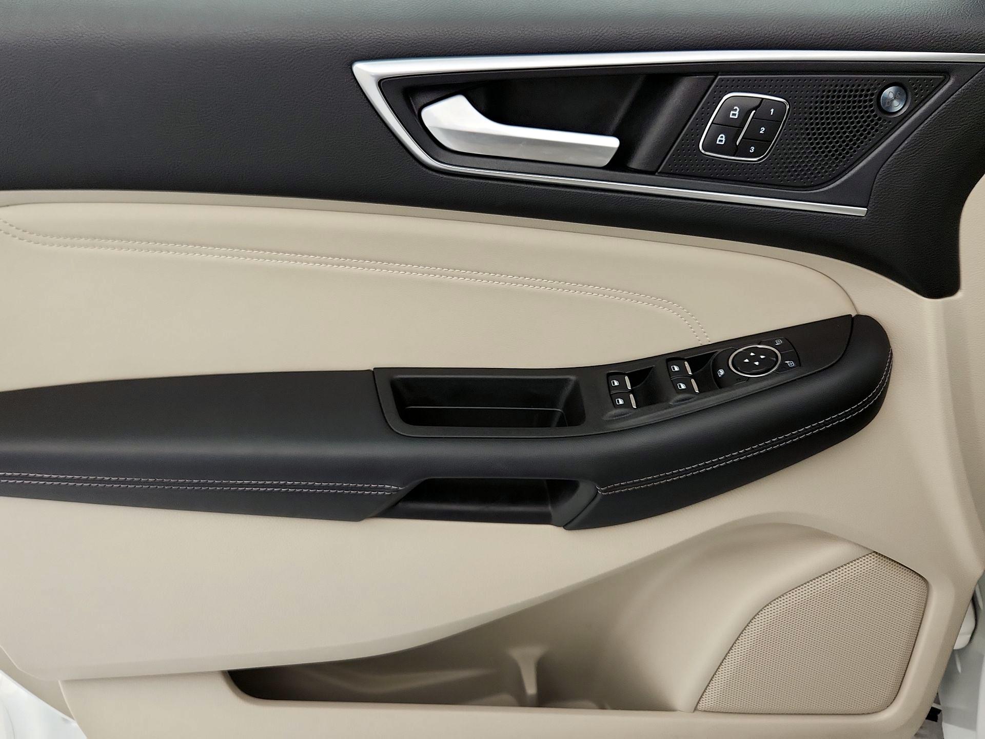 Thumbnail: 2021 Ford Edge - 12