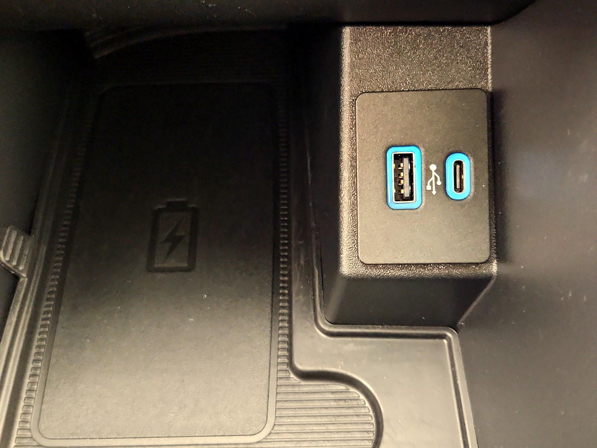 Thumbnail: 2021 Ford Edge - 18