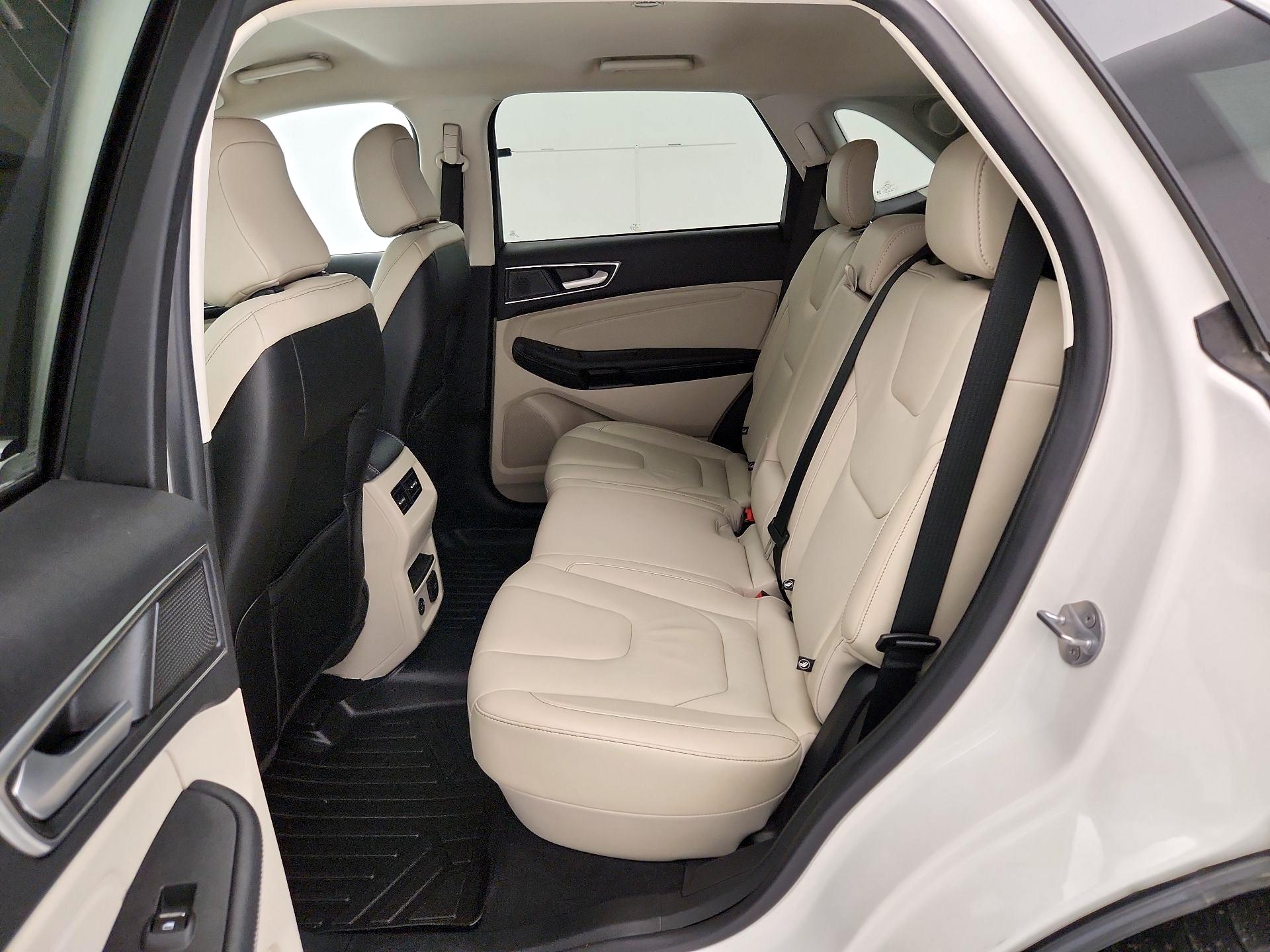 Thumbnail: 2021 Ford Edge - 19