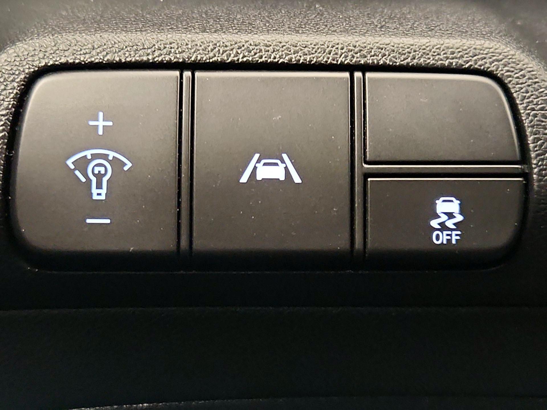 Thumbnail: 2023 Hyundai Elantra - 13