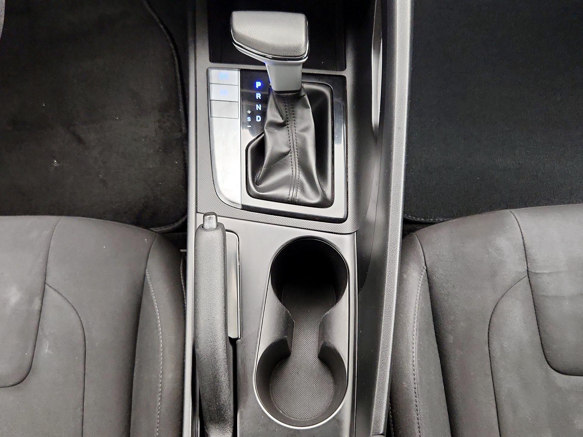 Thumbnail: 2023 Hyundai Elantra - 17