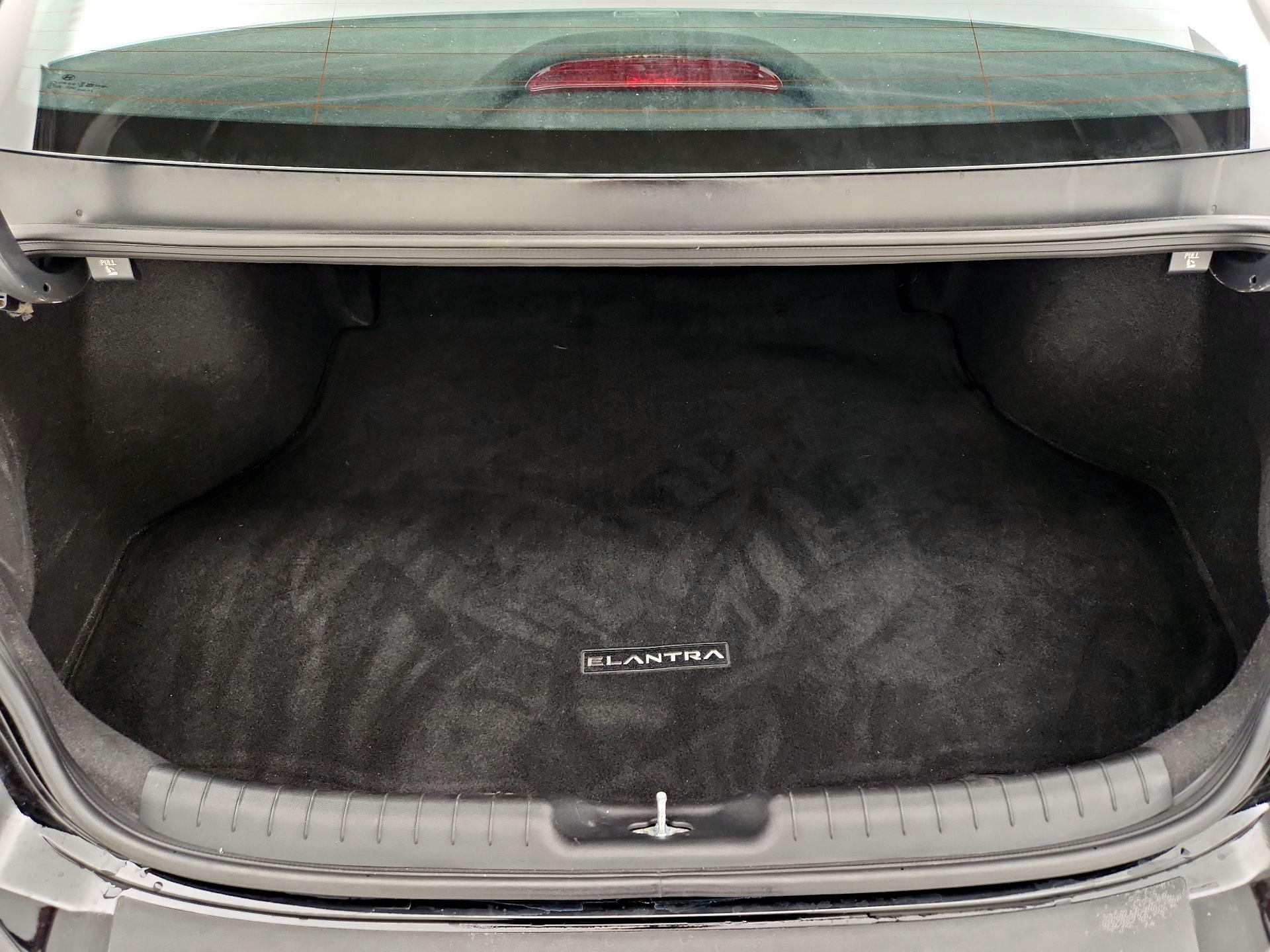 Thumbnail: 2023 Hyundai Elantra - 20